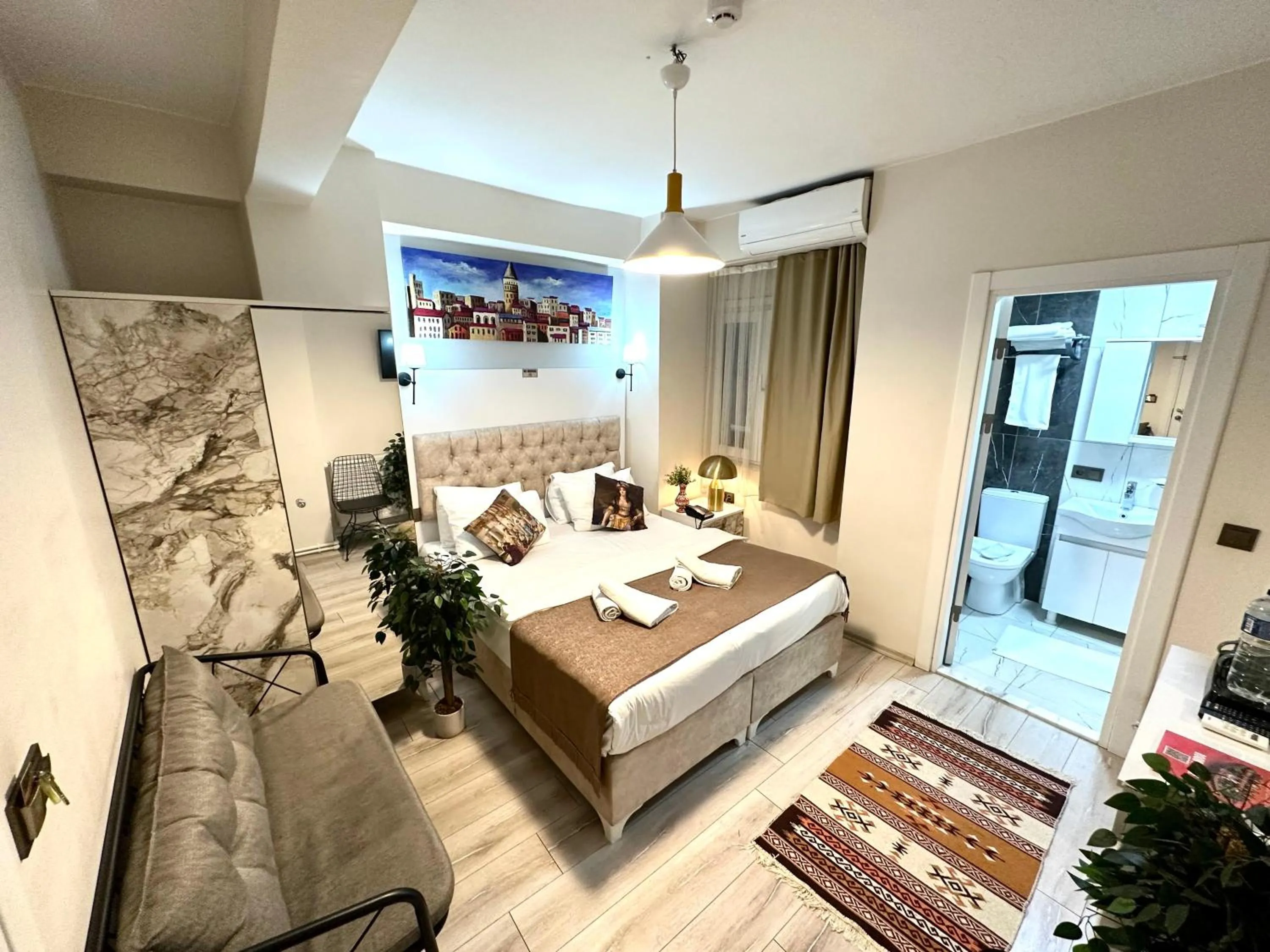 Photo of the whole room, Bed in Galapera Hotel