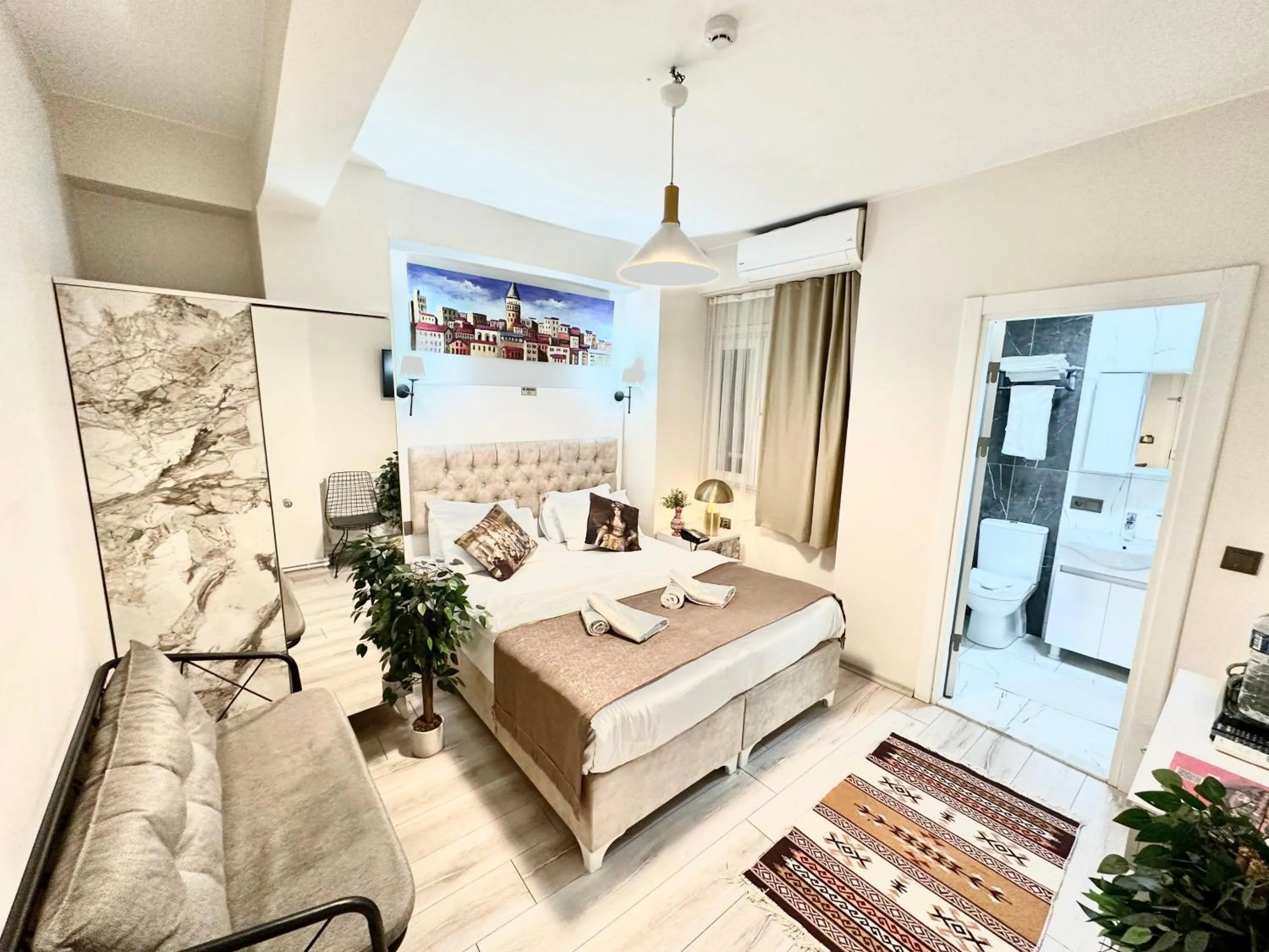 Photo of the whole room, Bed in Galapera Hotel