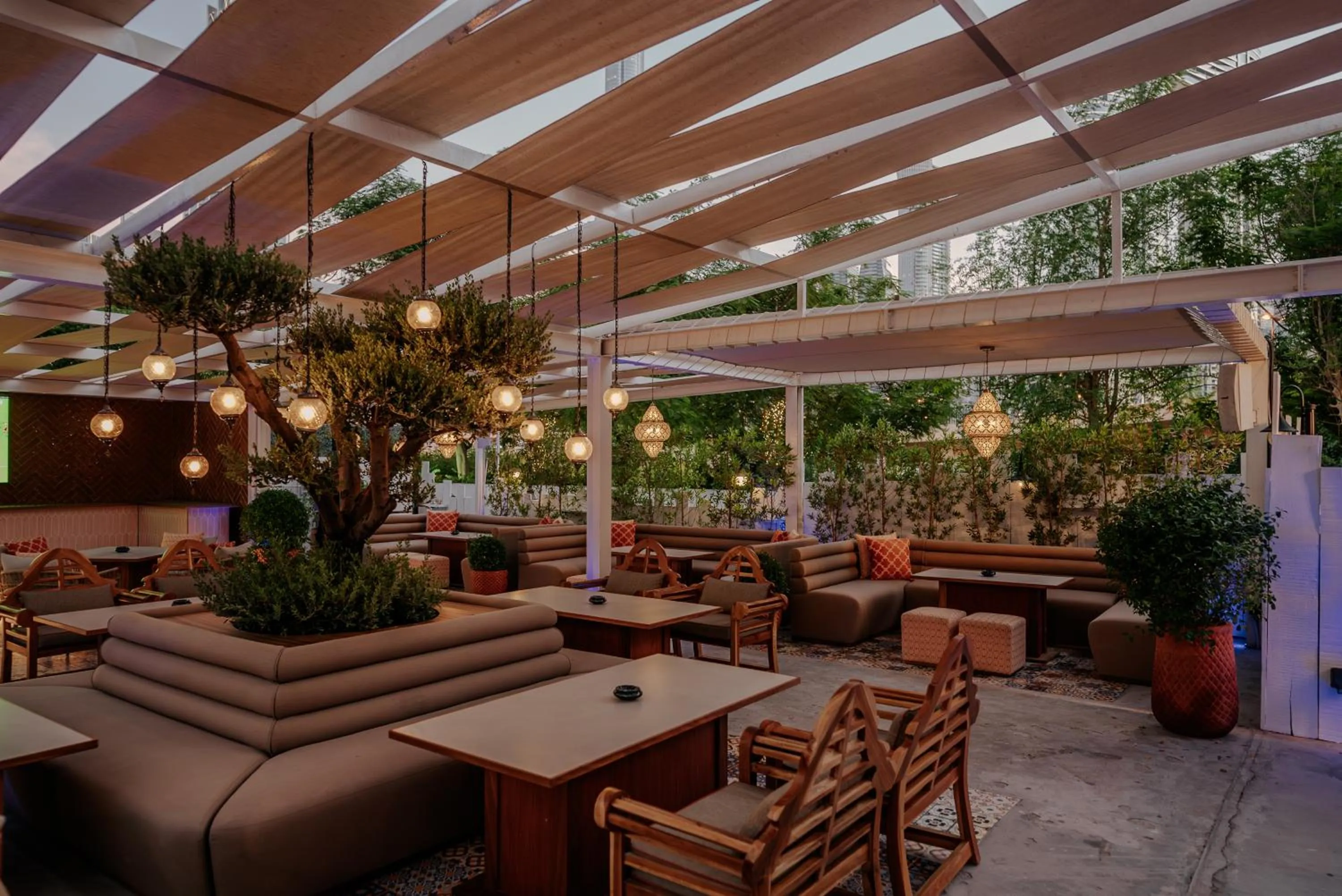 Restaurant/places to eat in Dusit Thani Dubai