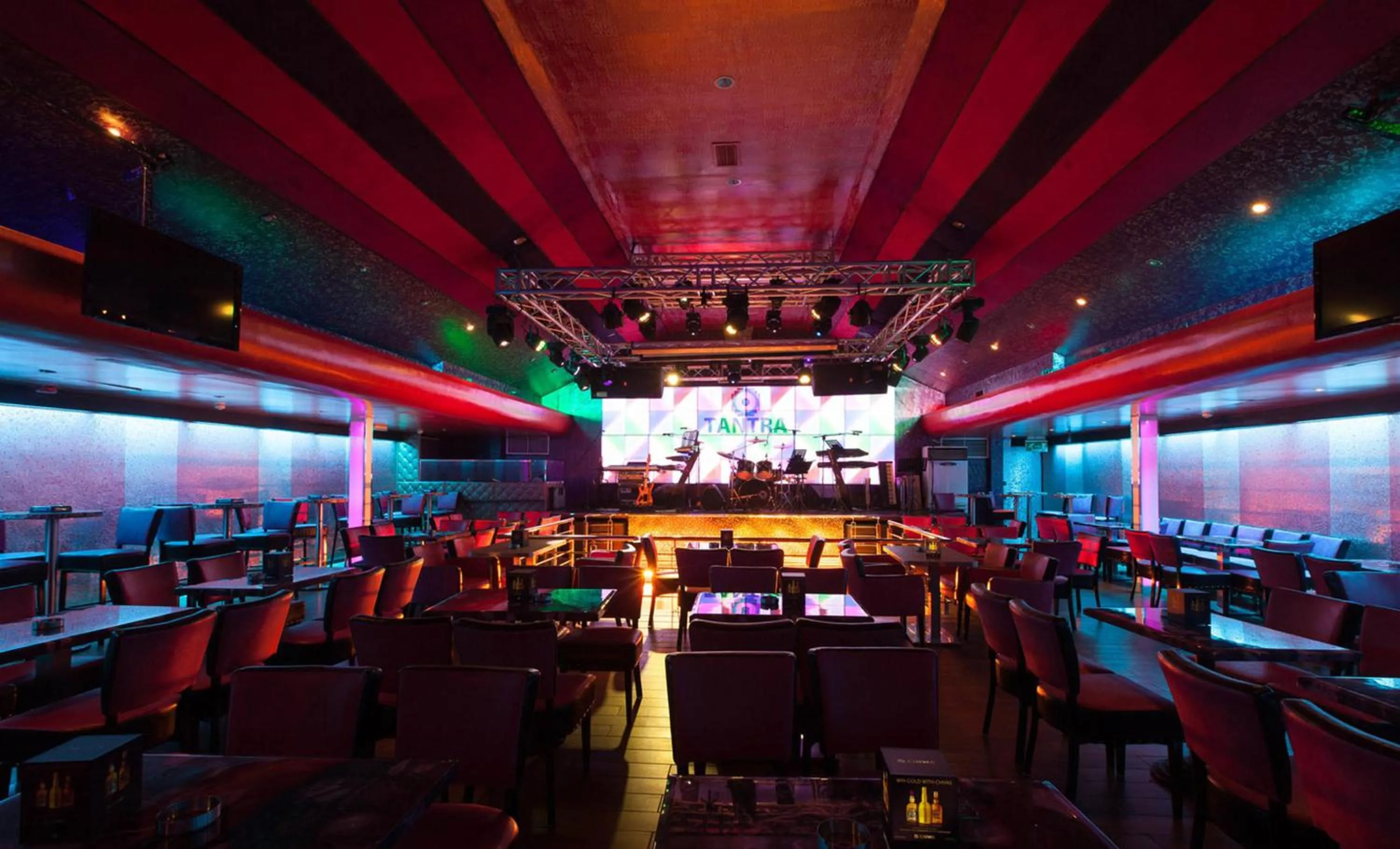 Restaurant/places to eat in Fortune Karama Hotel