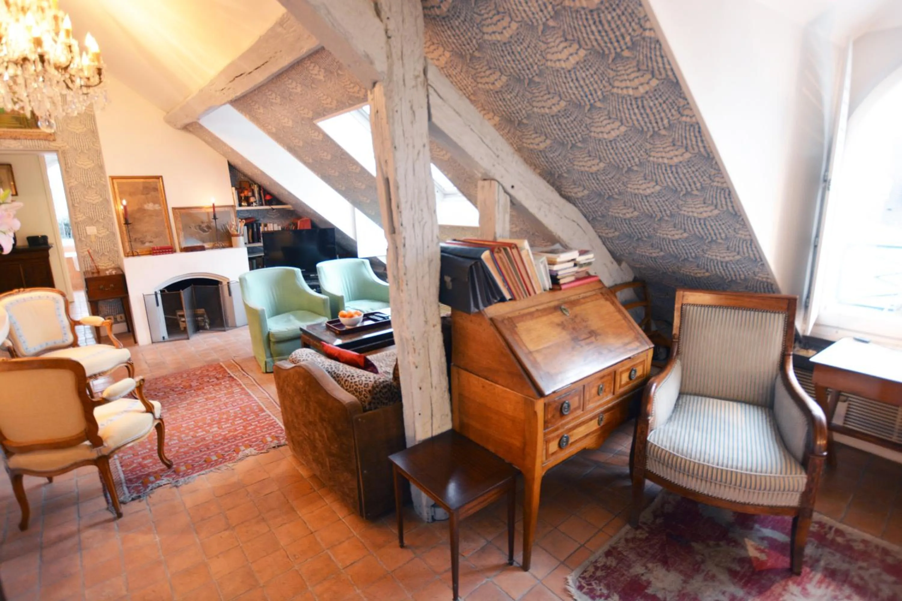 TV and multimedia in Charming Studio Near Louvre