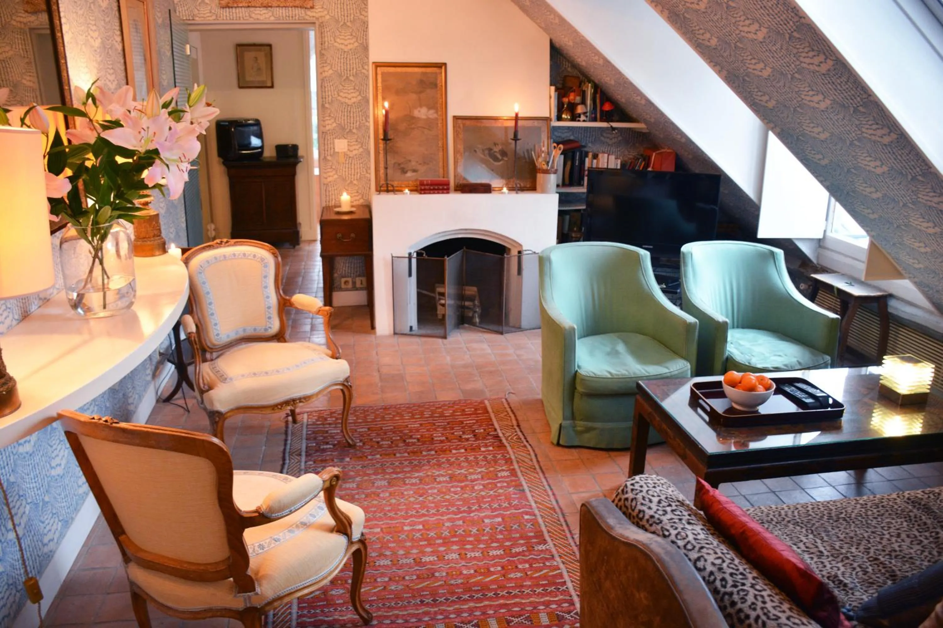 TV and multimedia in Charming Studio Near Louvre