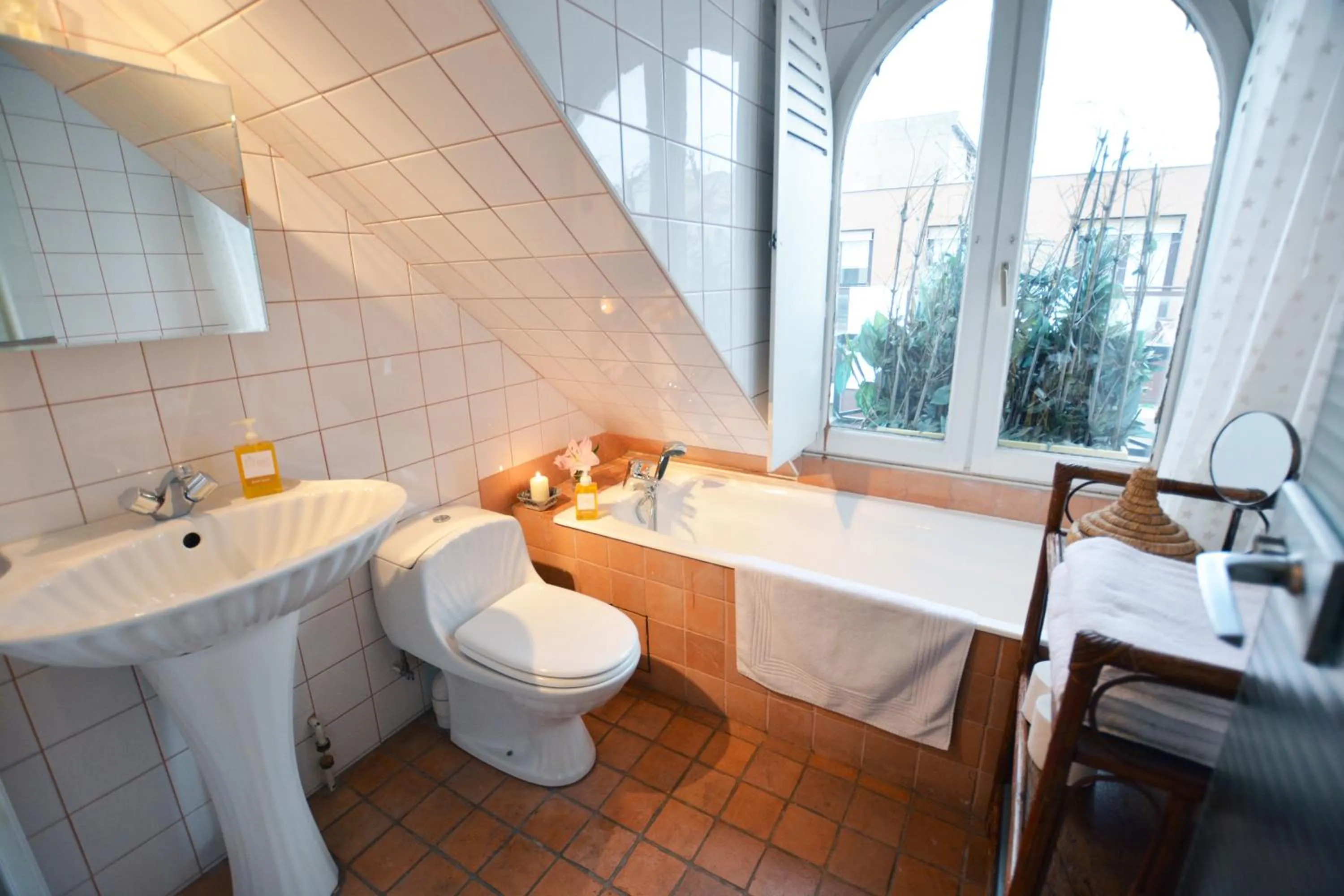 Toilet in Charming Studio Near Louvre