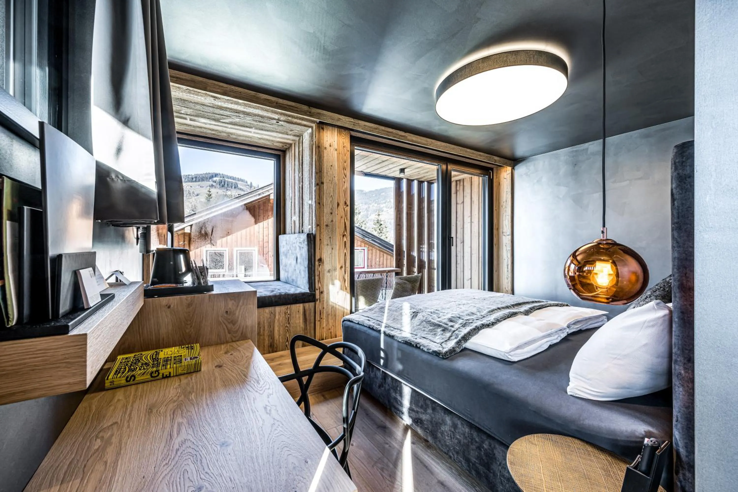 Photo of the whole room, Bed in ALMMONTE PRÄCLARUM SUITES - Casual Boutique Hotel