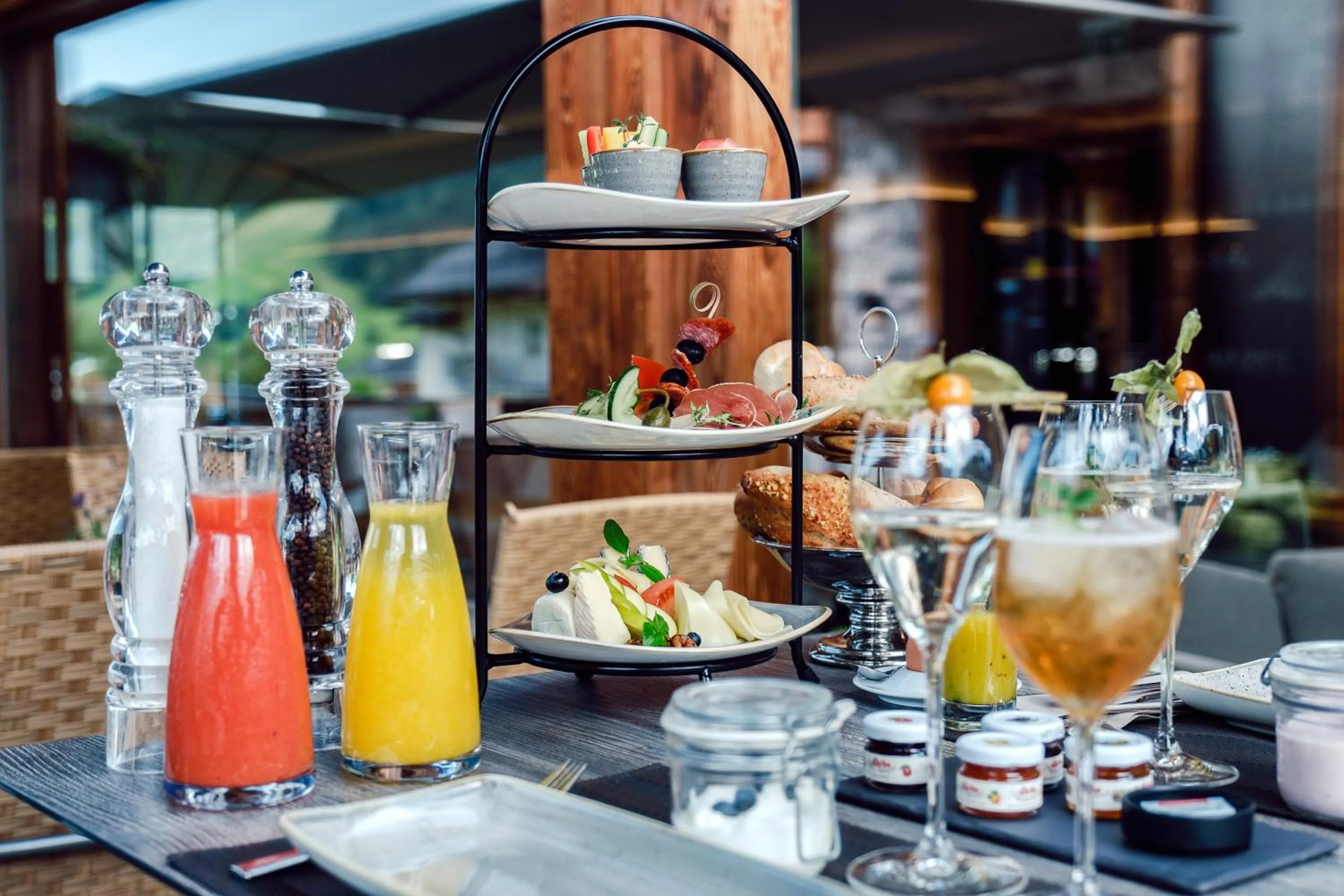 Breakfast in ALMMONTE PRÄCLARUM SUITES - Casual Boutique Hotel