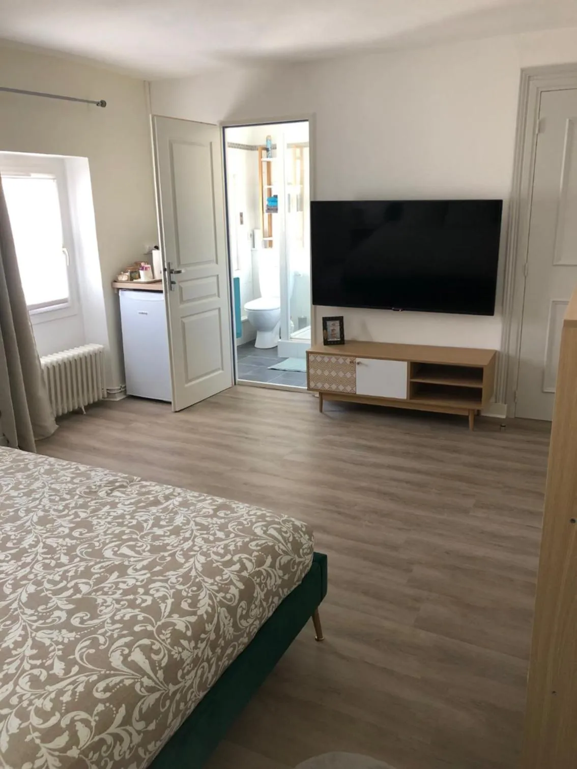 TV and multimedia, Bed in Résidence Austerlitz centre Angouleme