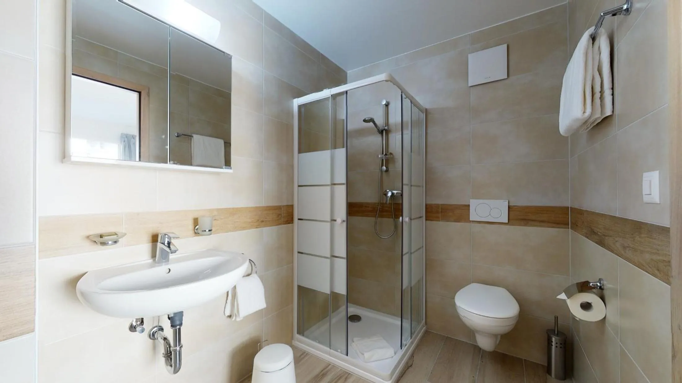 Bathroom in Nonanteneuf appart hōtel Aigle - contactless check-in