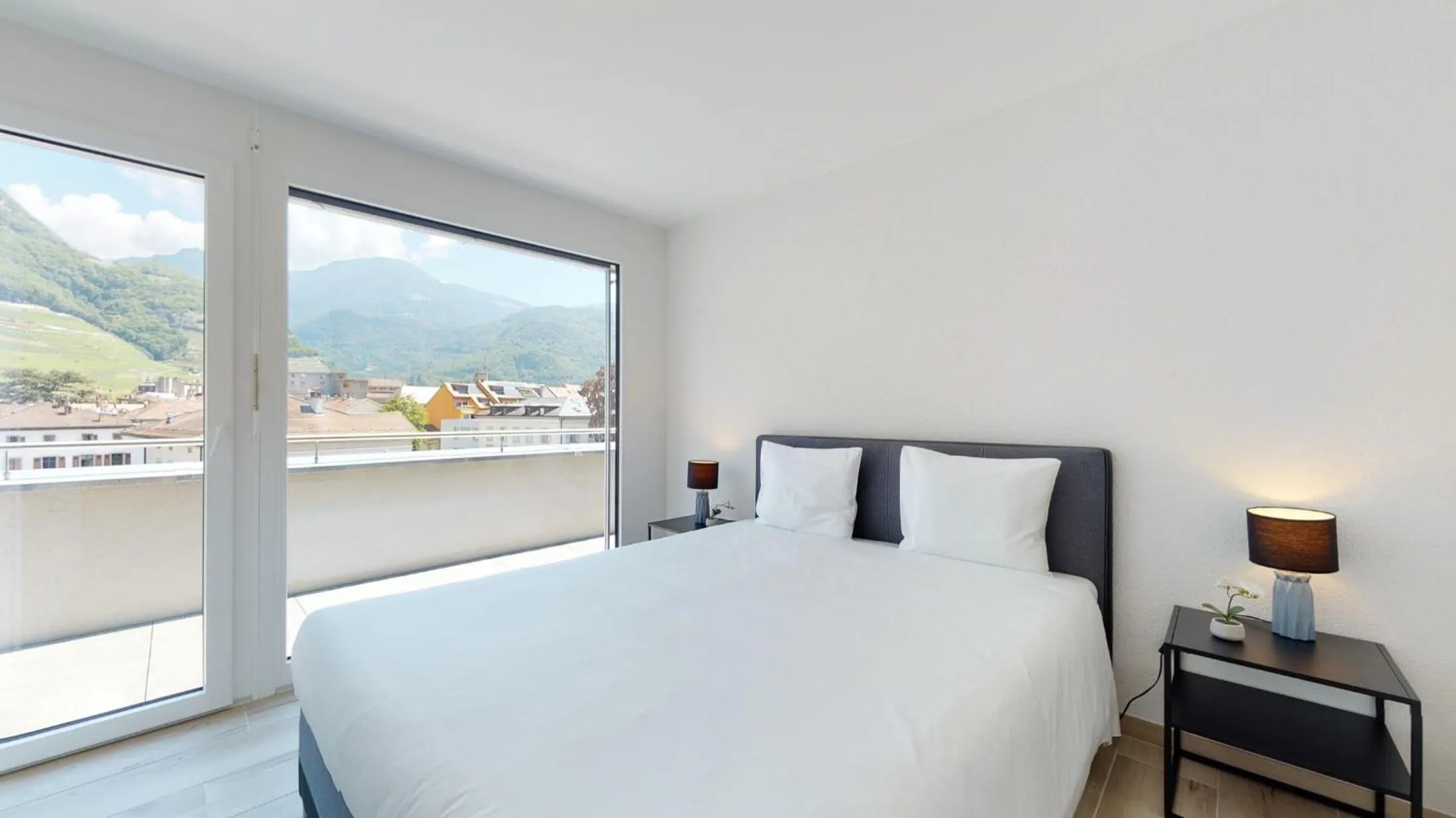 Bedroom, Bed in Nonanteneuf appart hōtel Aigle - contactless check-in