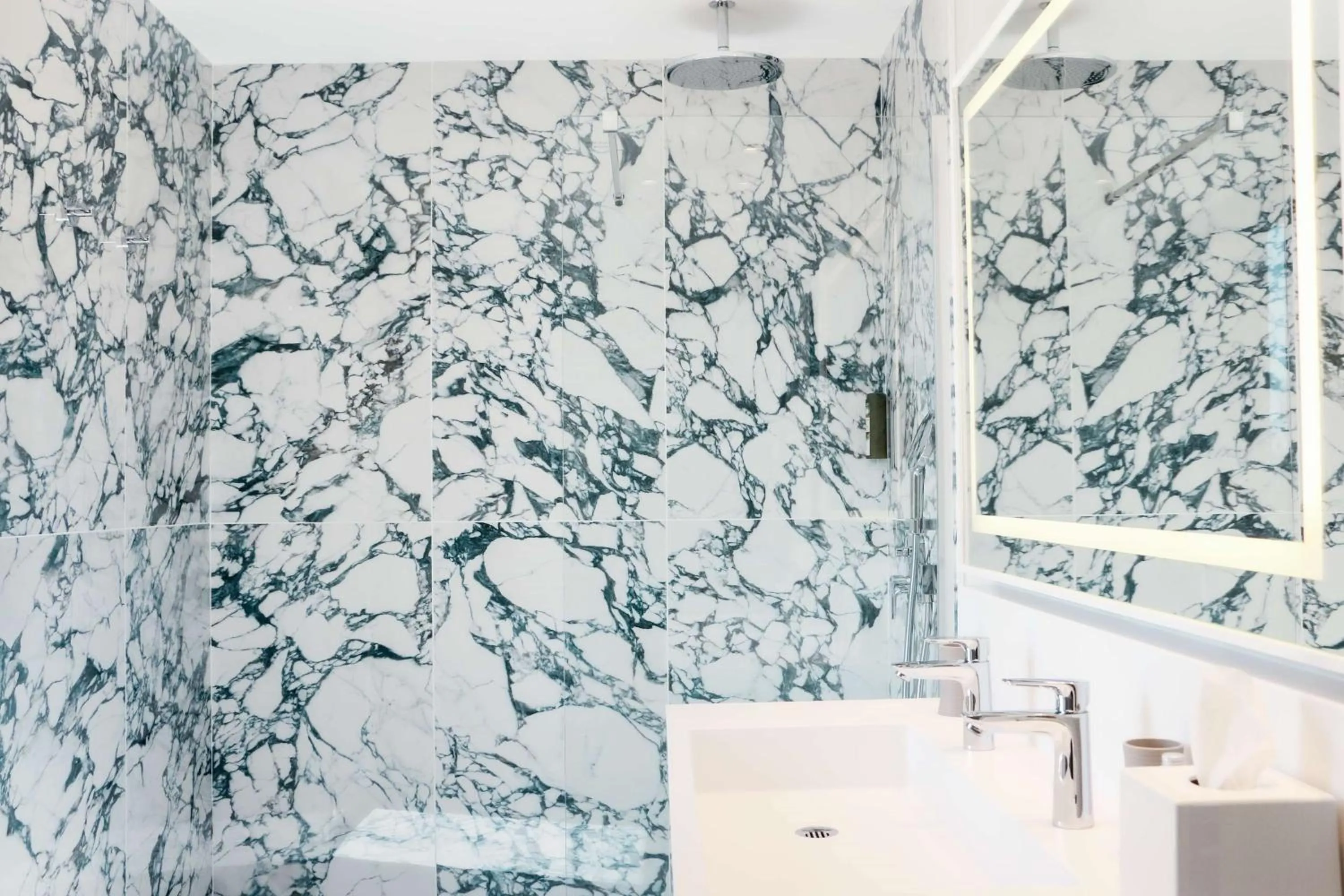 Bathroom in Eden Rose Grand Hotel BW Premier Collection