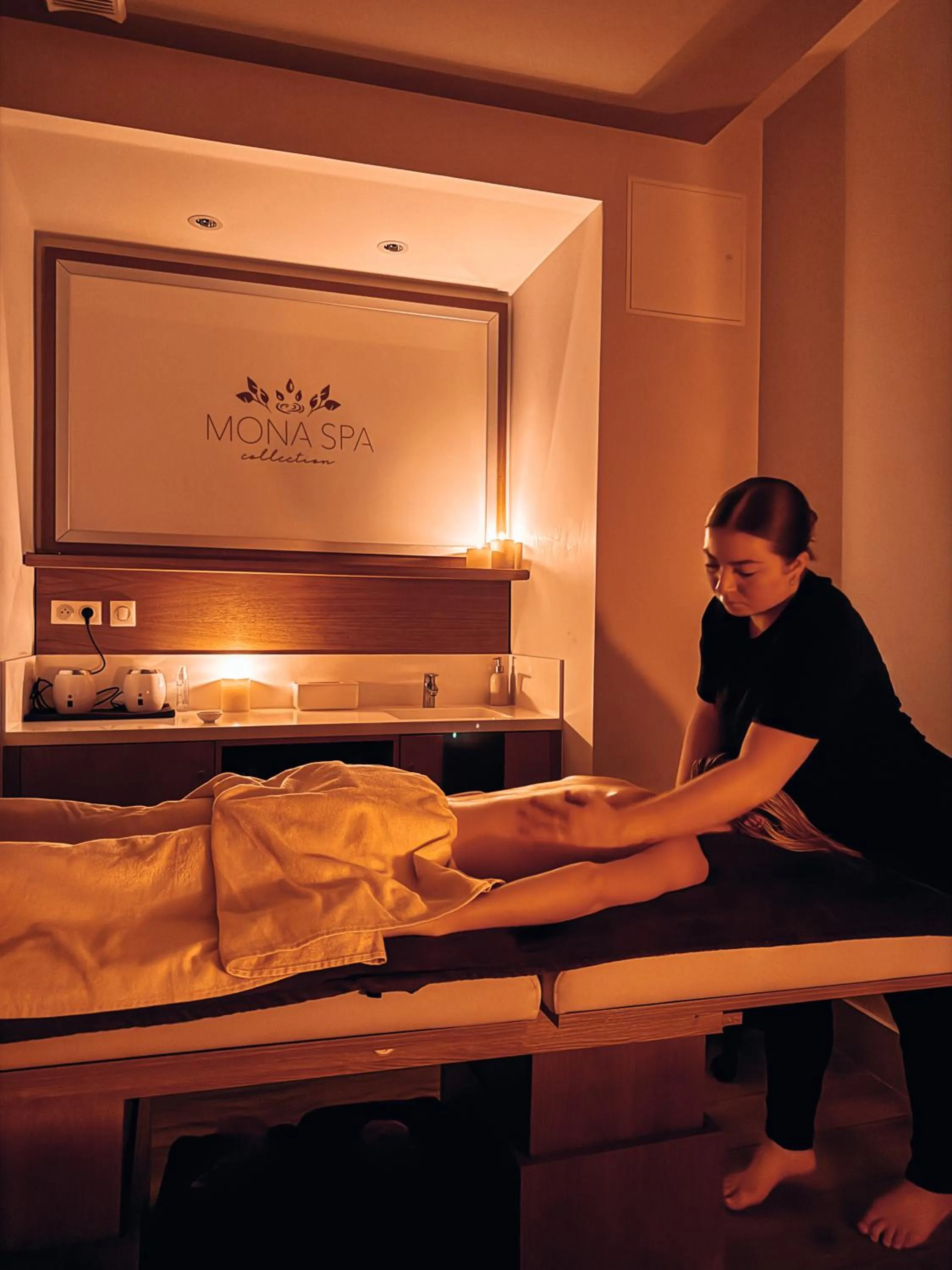 People in Eden Rose Grand Hotel BW Premier Collection