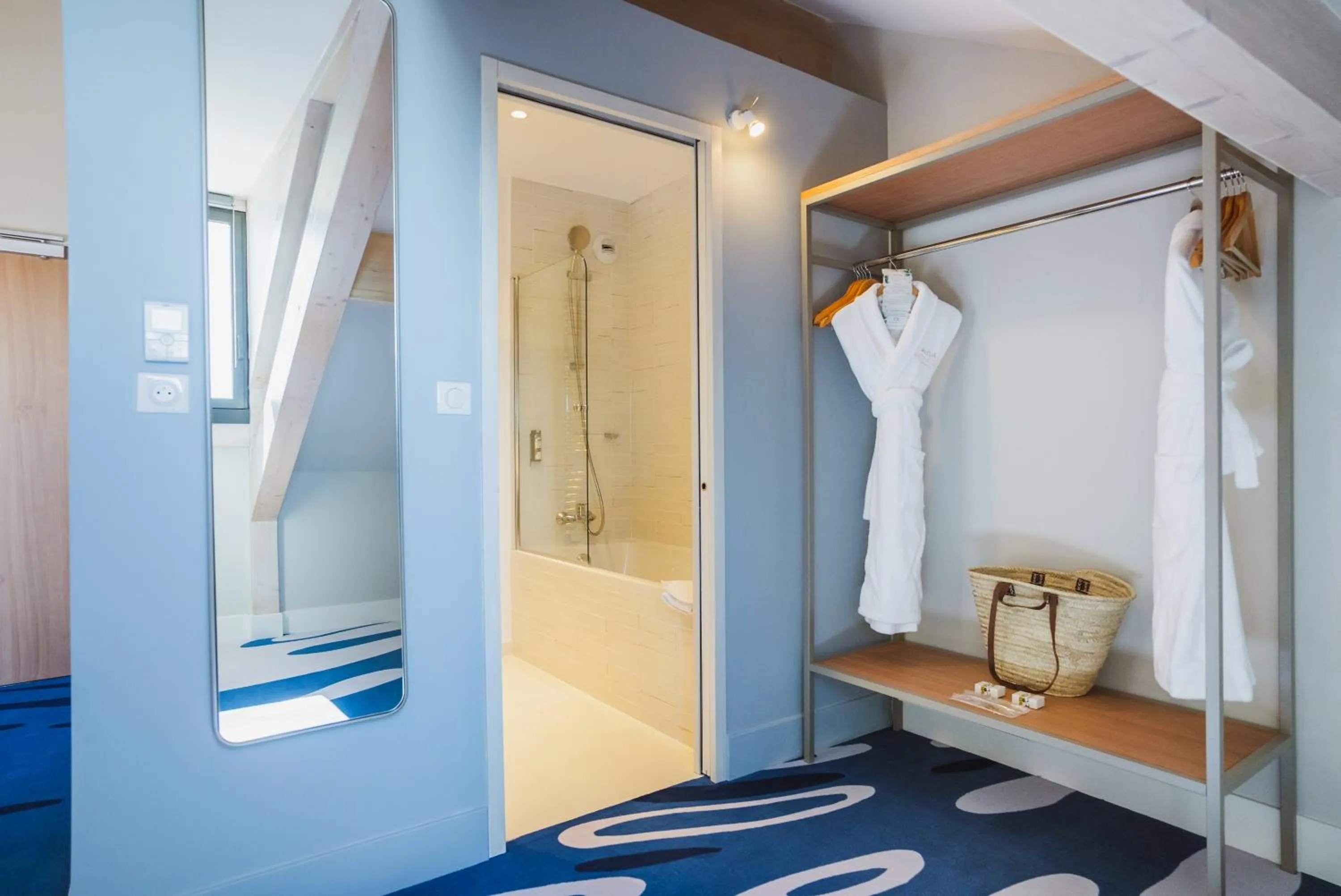 Bathroom in Eden Rose Grand Hotel BW Premier Collection