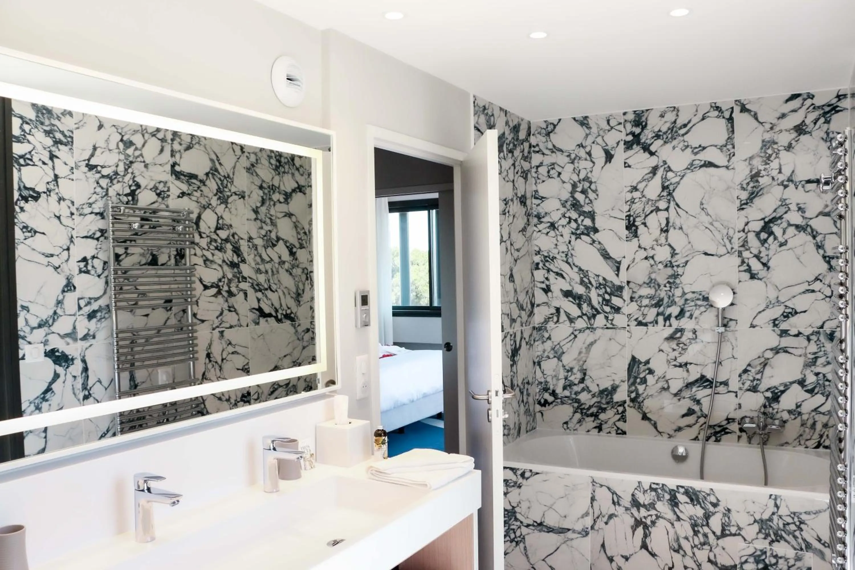 Bathroom in Eden Rose Grand Hotel BW Premier Collection