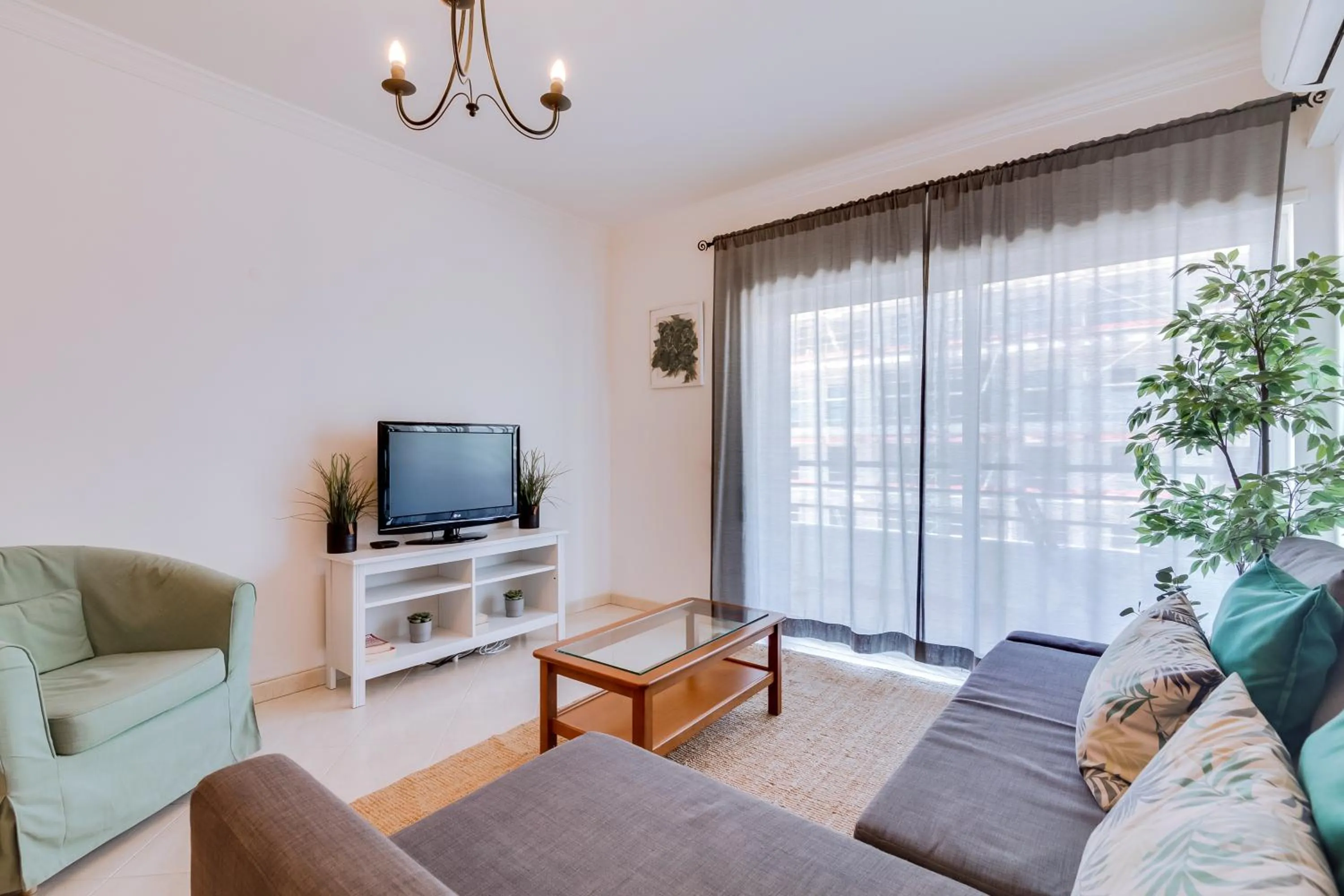 TV and multimedia in Colina Sol T2 Quarteira Beach