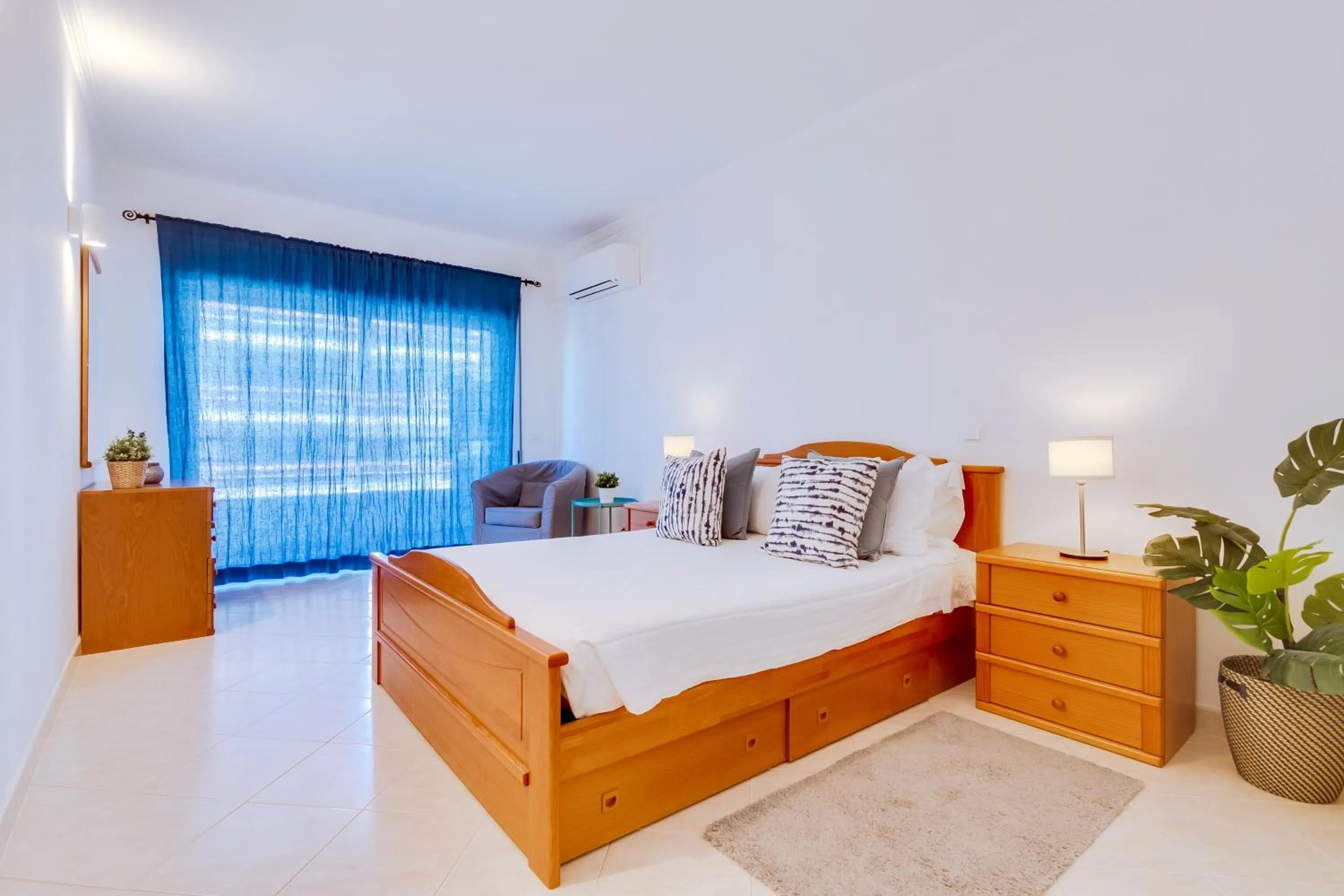Bed in Colina Sol T2 Quarteira Beach