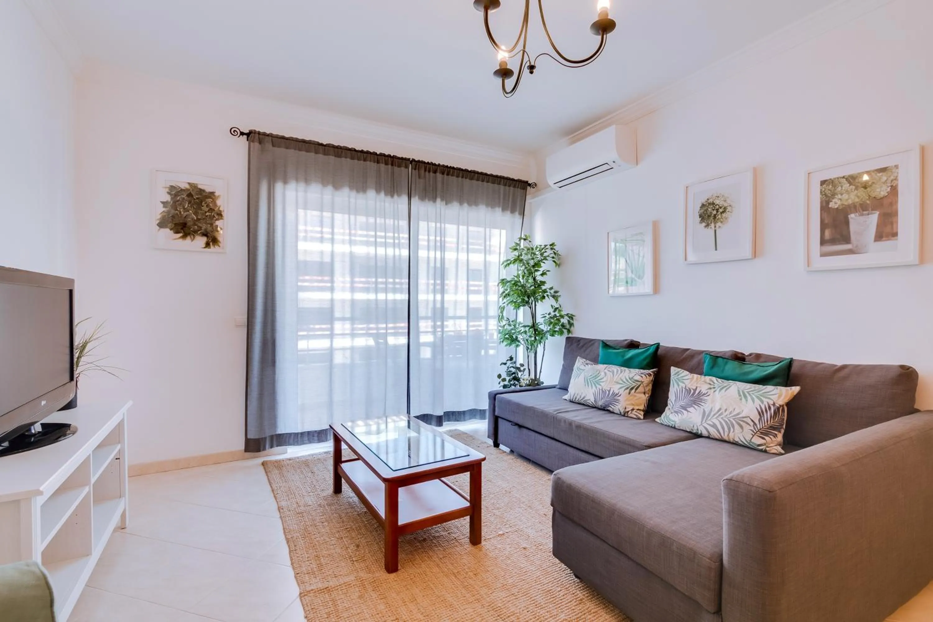 Living room in Colina Sol T2 Quarteira Beach