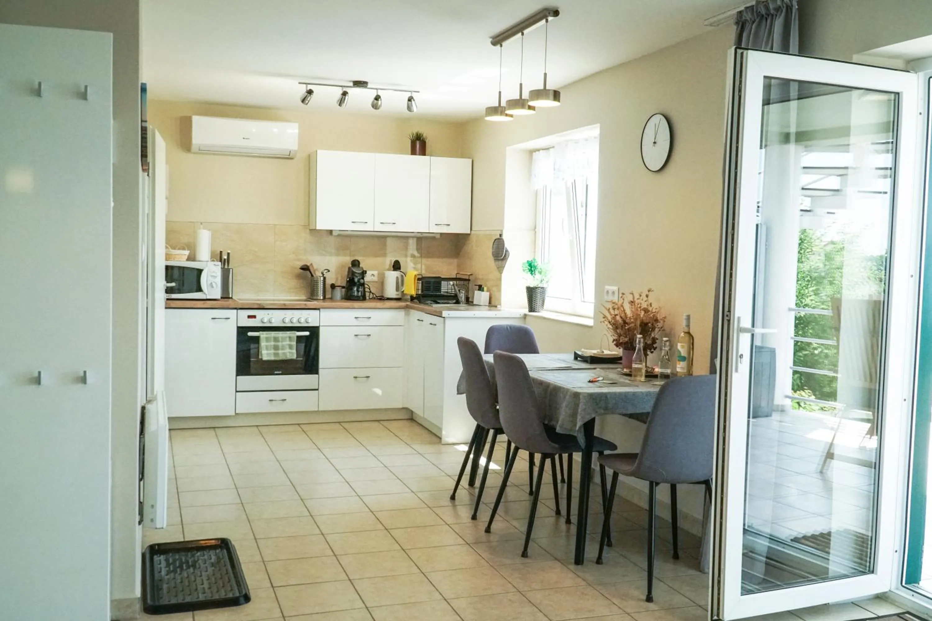 Kitchen or kitchenette in Fügefa Apartman