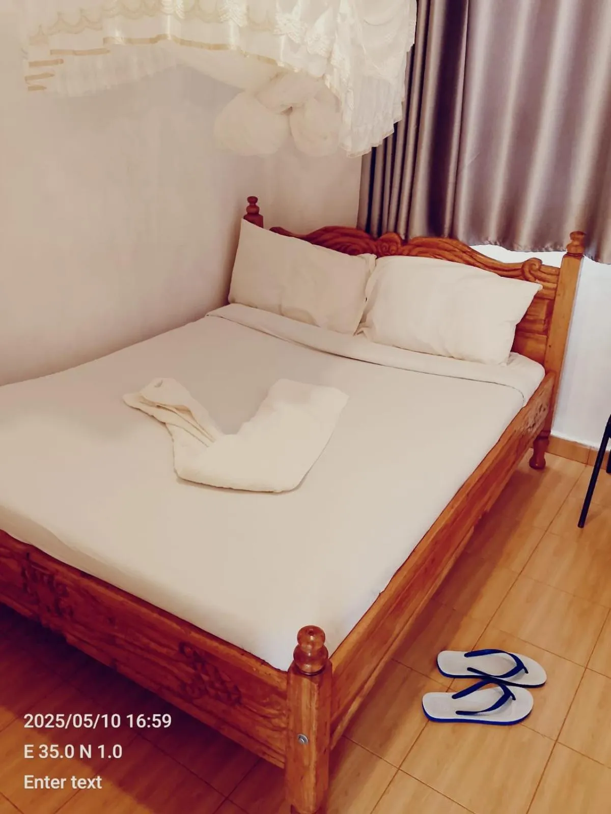 Bed in Villa Serene Hotel