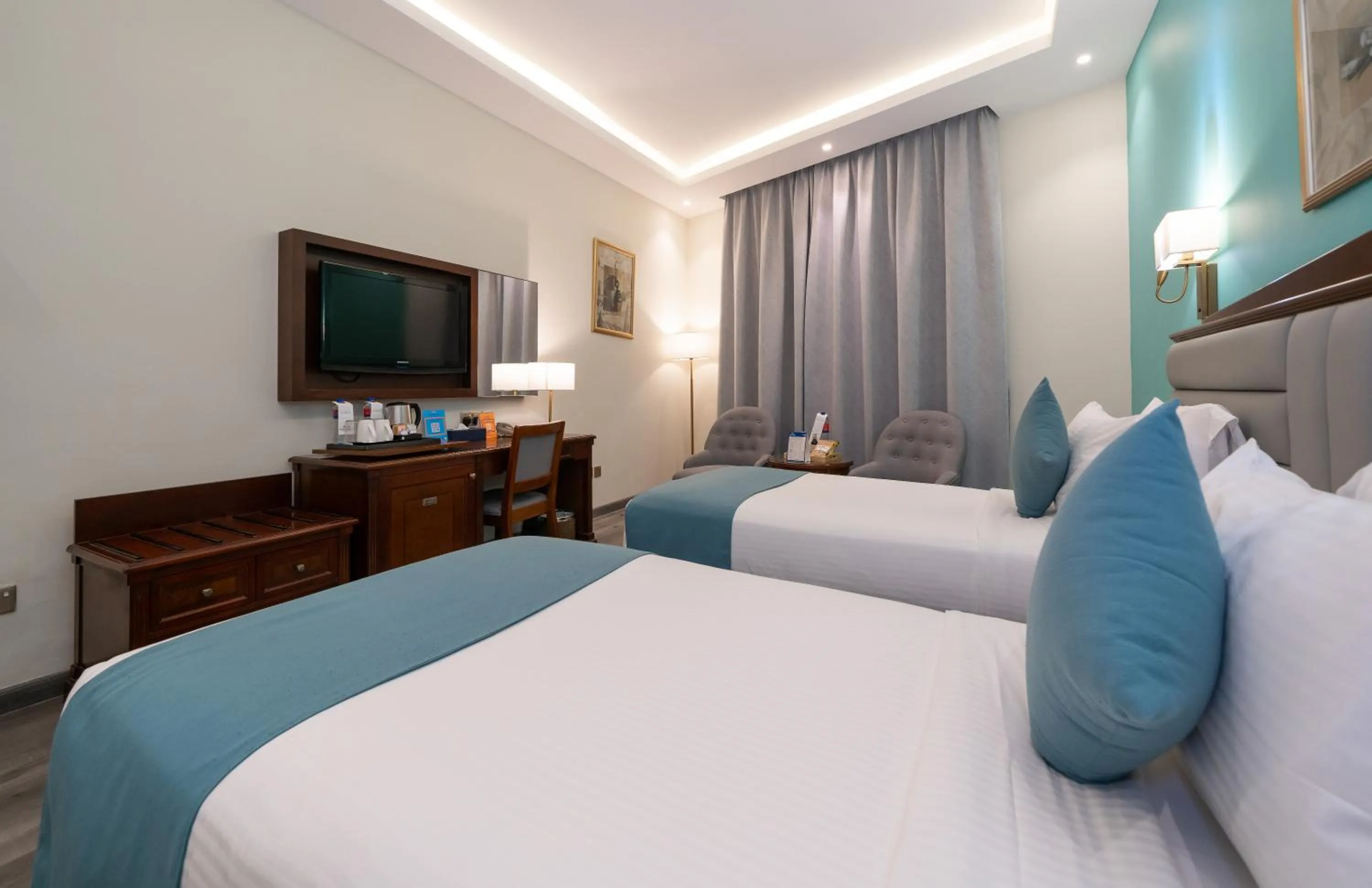 Photo of the whole room, Bed in Howard Johnson Bur Dubai