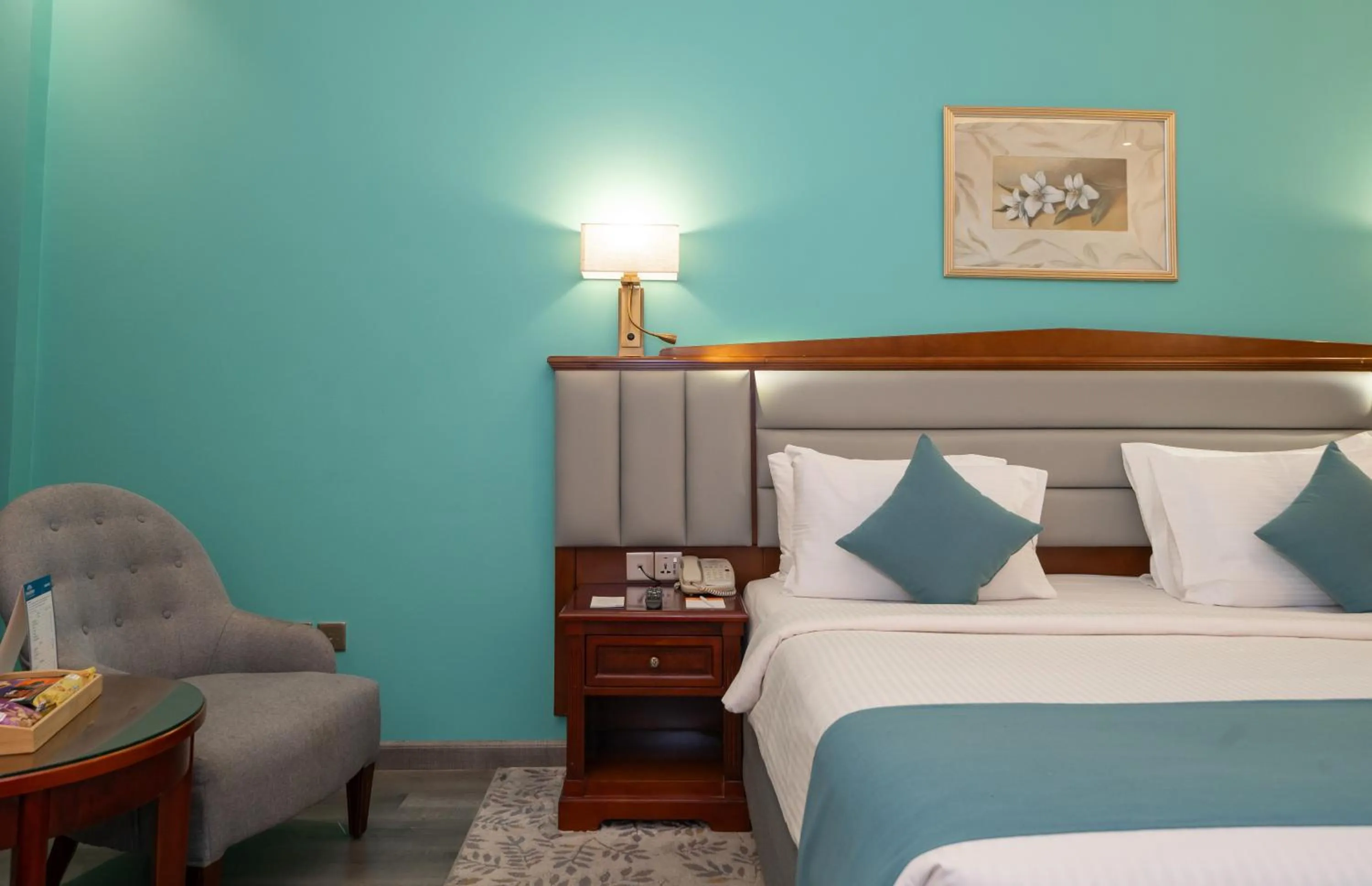 Bedroom, Bed in Howard Johnson Bur Dubai