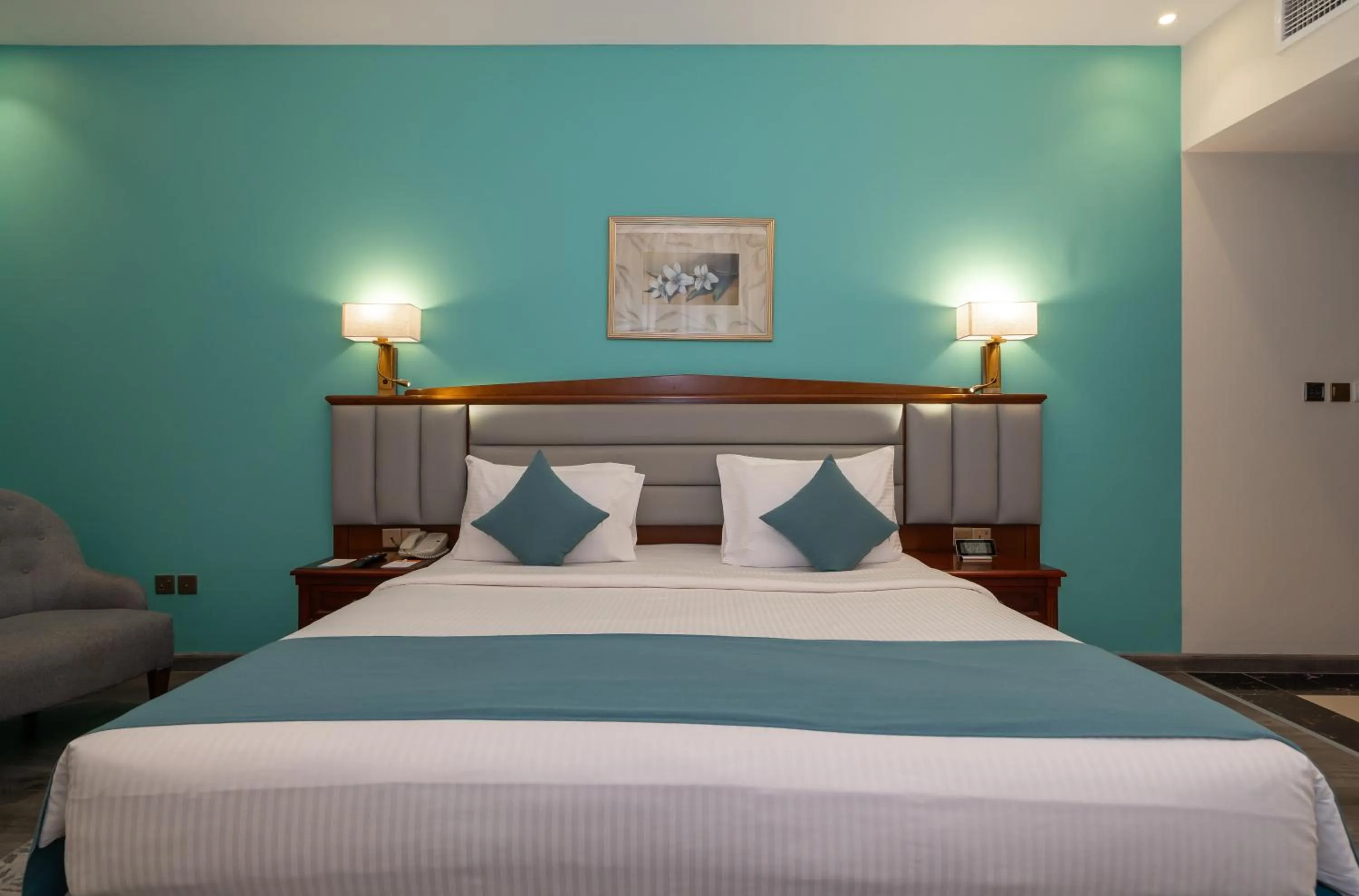 Bedroom, Bed in Howard Johnson Bur Dubai