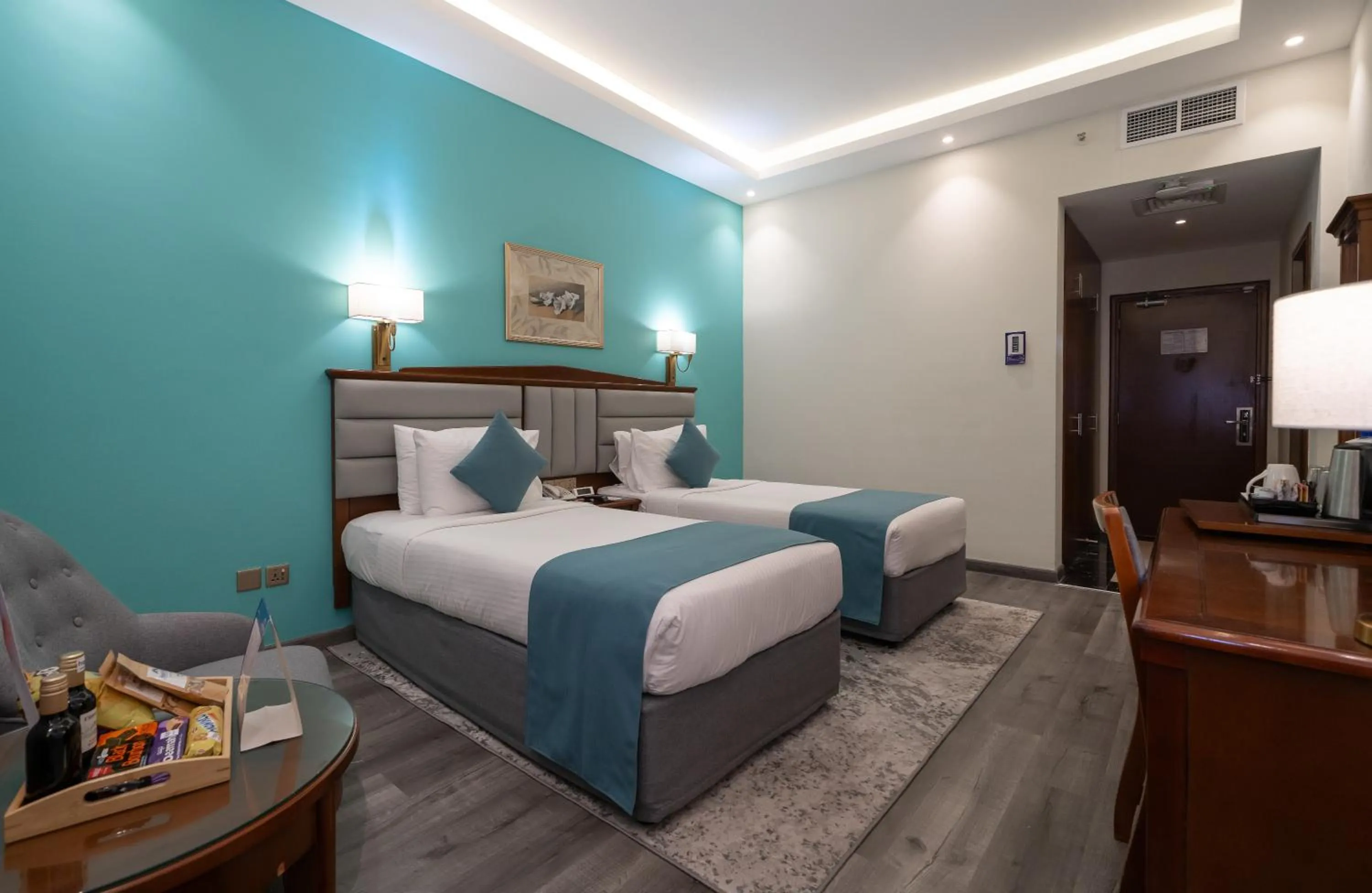 Photo of the whole room, Bed in Howard Johnson Bur Dubai