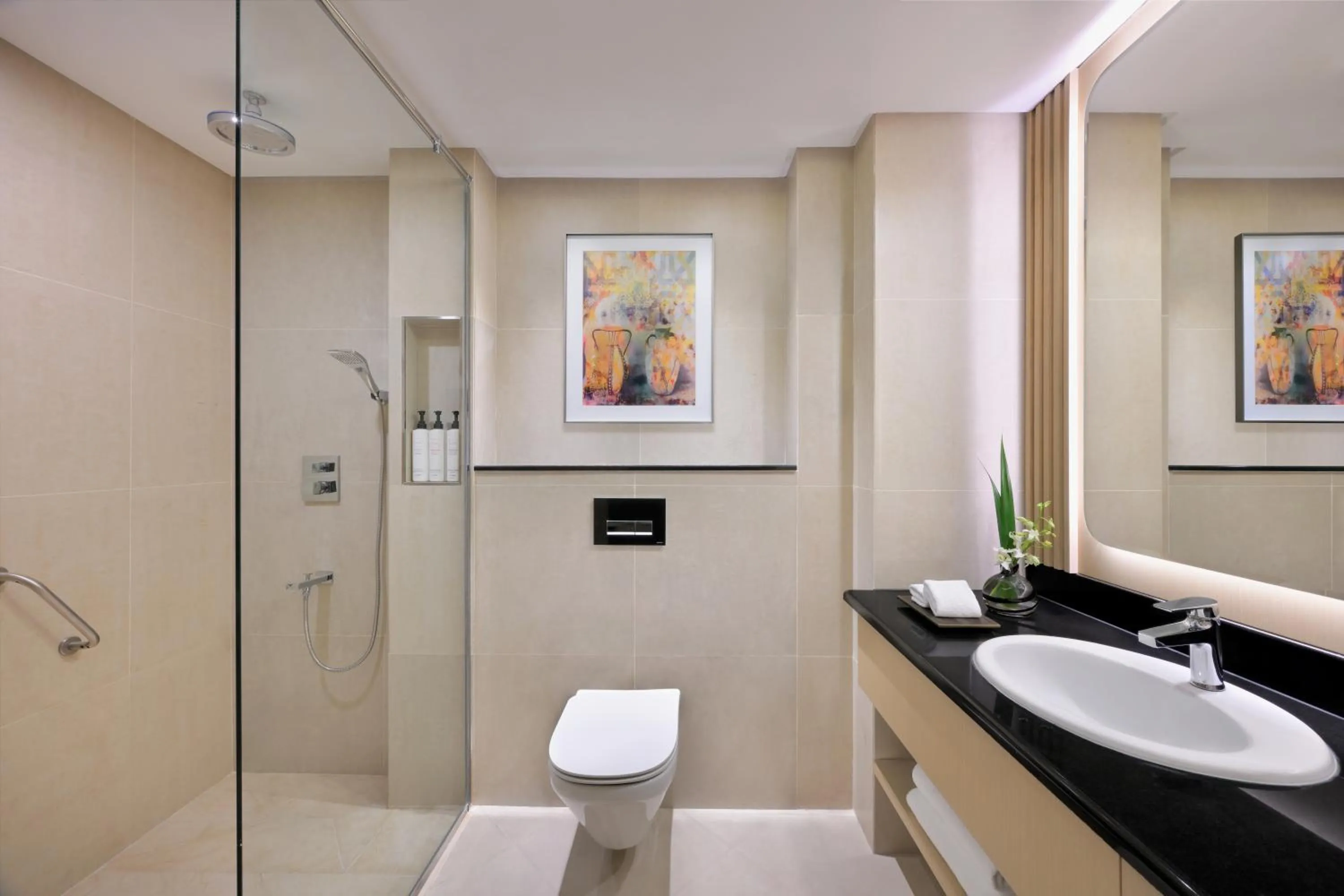 Shower in Swissôtel Al Murooj Dubai