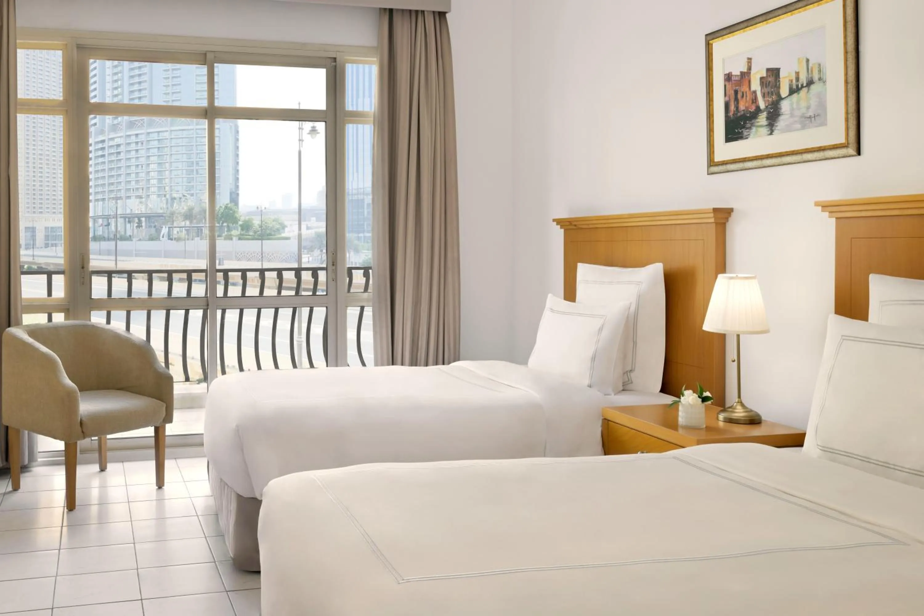 Bedroom, Bed in Swissôtel Al Murooj Dubai