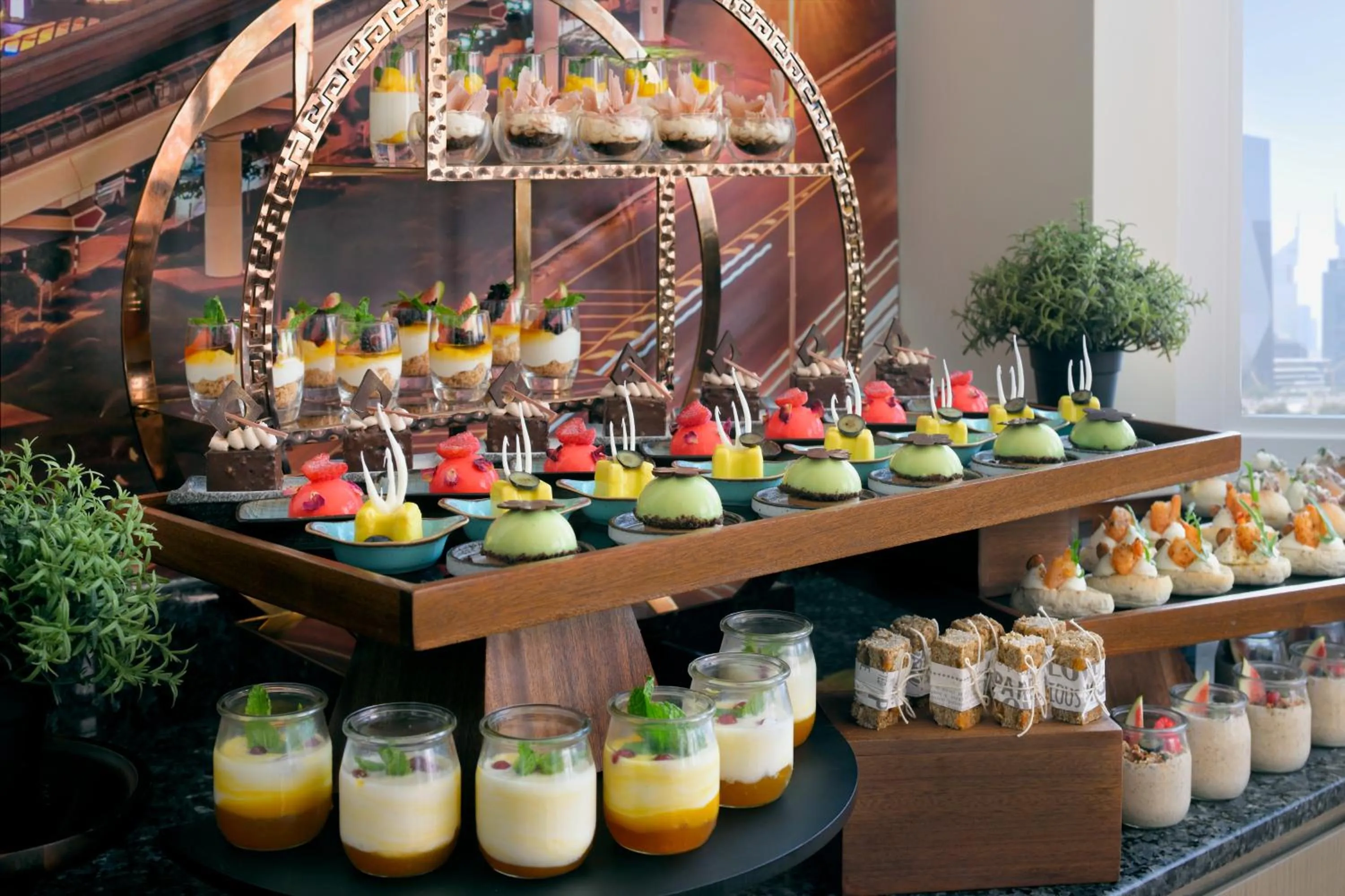 Food and drinks in Swissôtel Al Murooj Dubai
