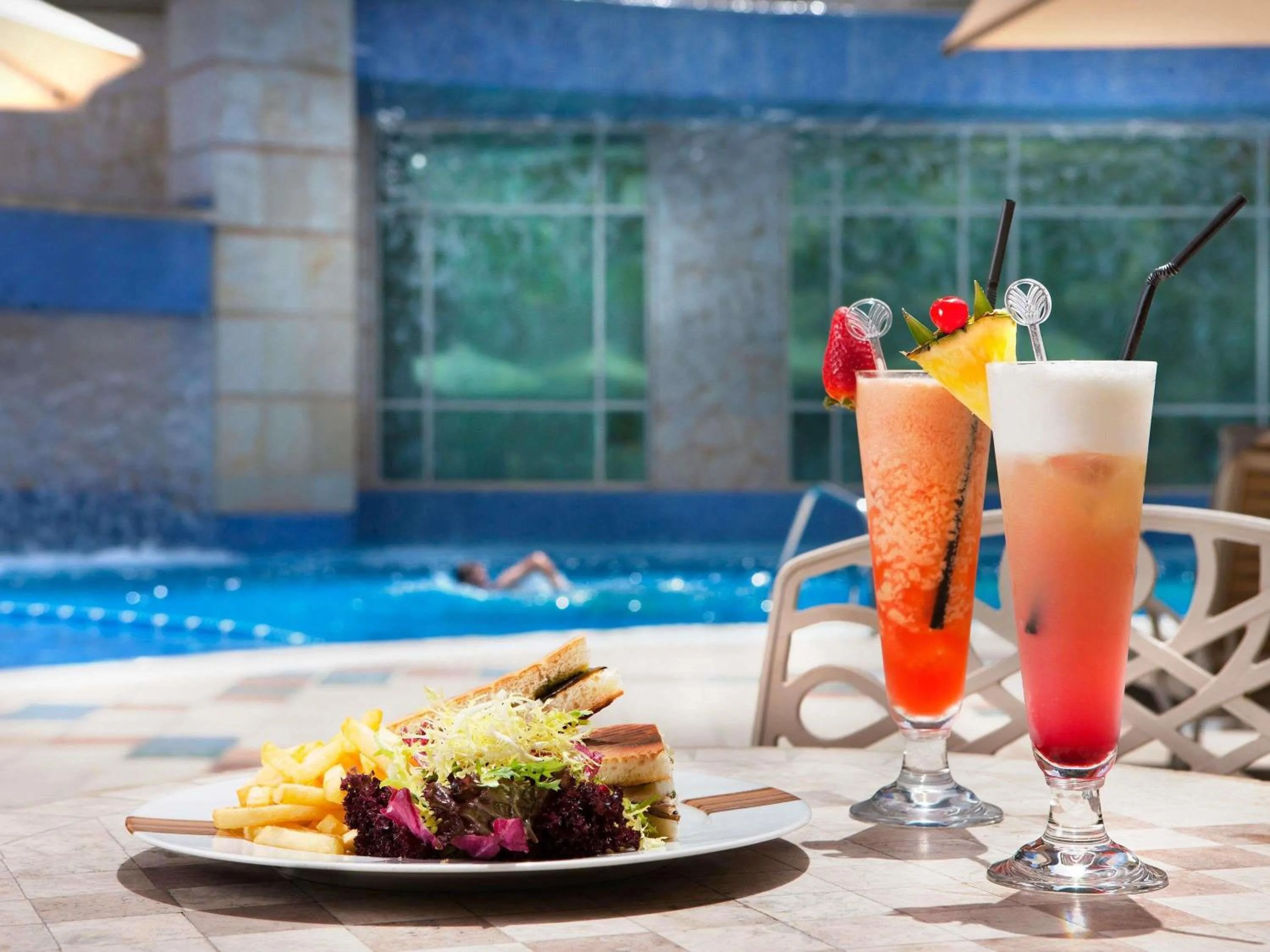 Pool view in Swissôtel Al Murooj Dubai