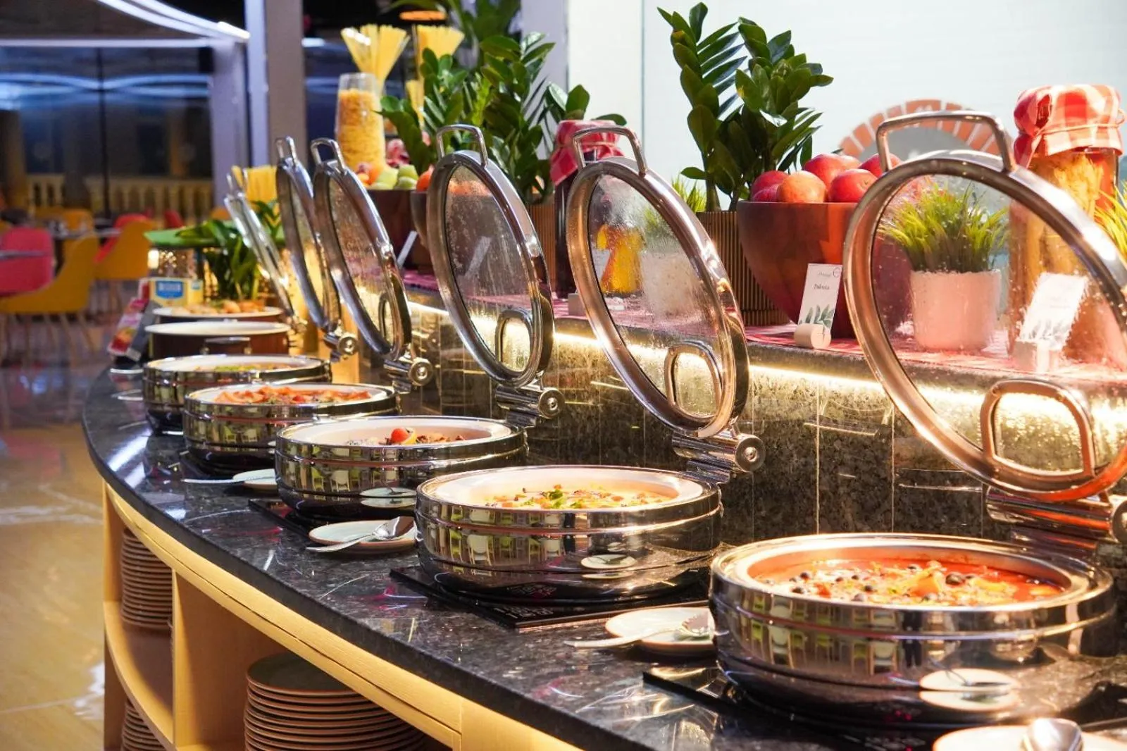 Buffet breakfast in Swissôtel Al Murooj Dubai