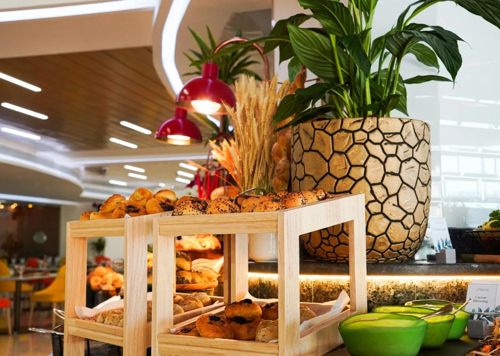 Restaurant/places to eat in Swissôtel Al Murooj Dubai