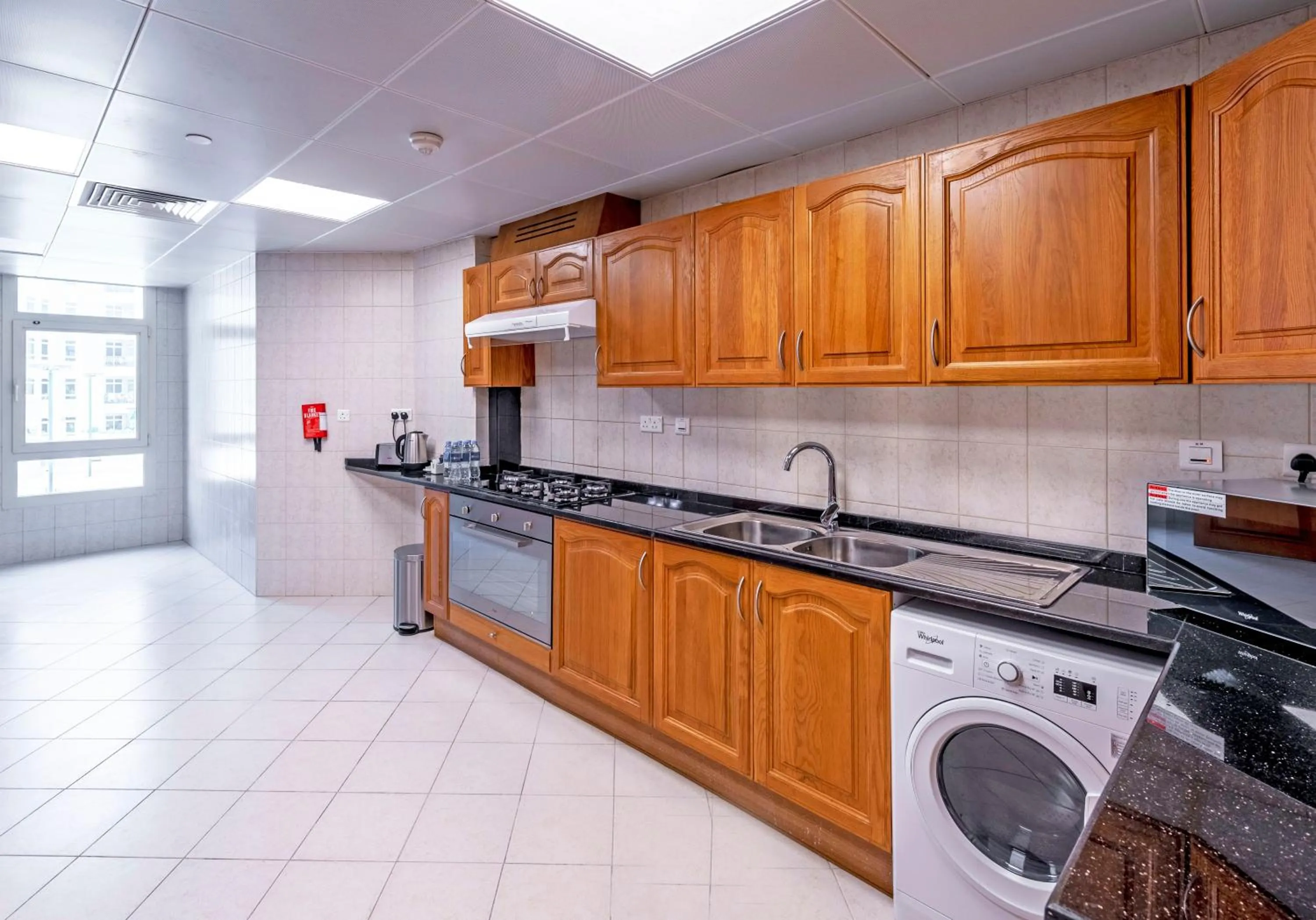 Kitchen or kitchenette in Swissôtel Al Murooj Dubai