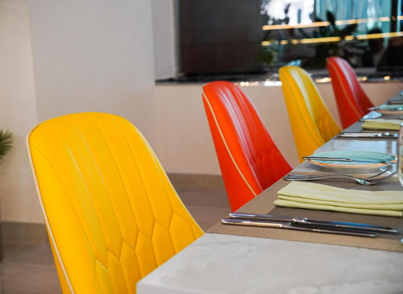 Seating area in Swissôtel Al Murooj Dubai