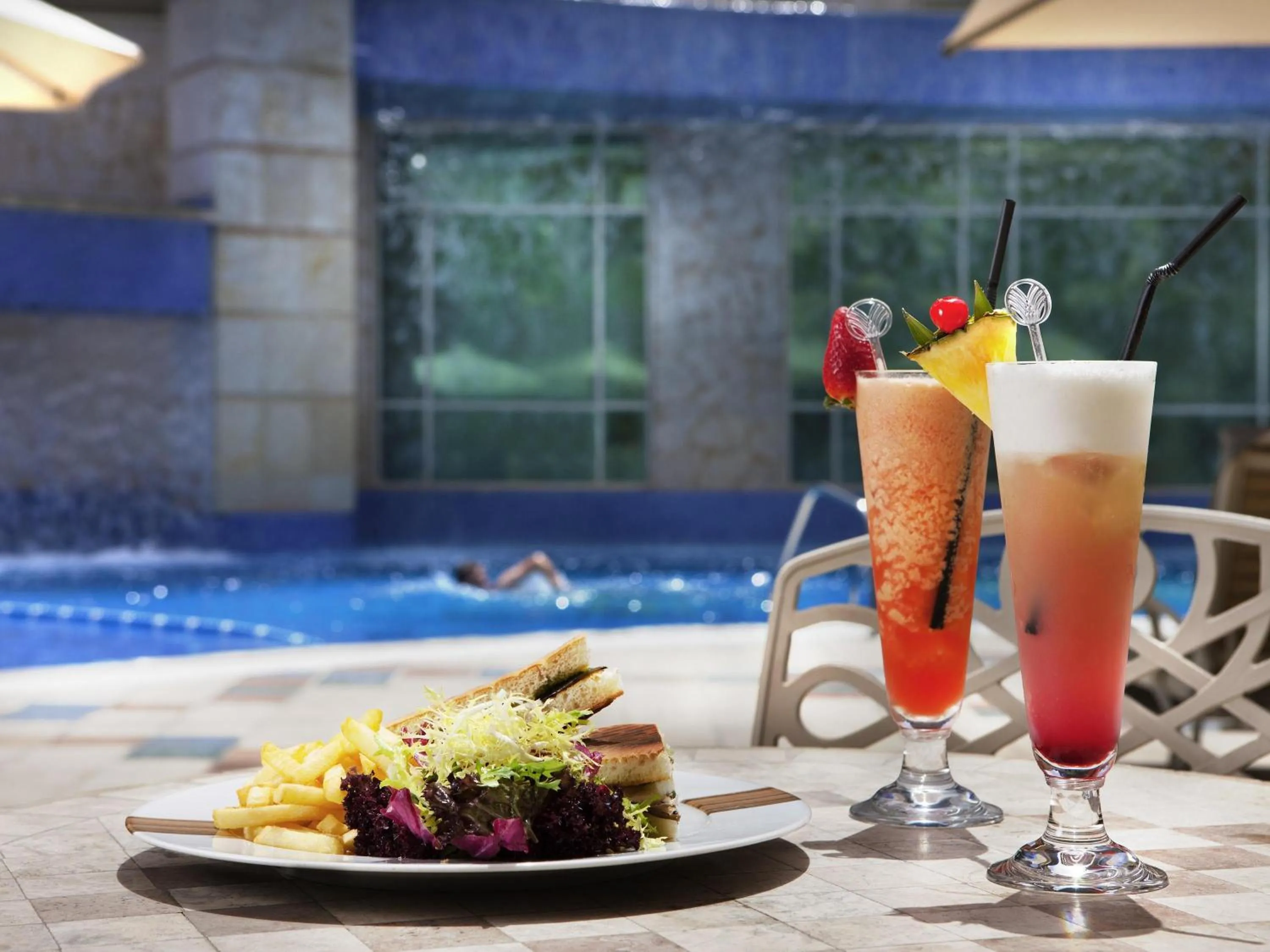 Lounge or bar in Swissôtel Al Murooj Dubai