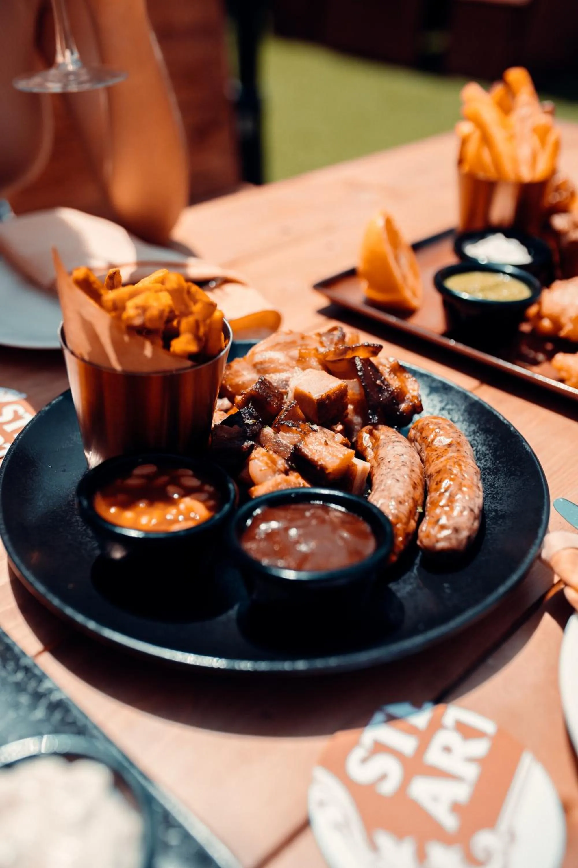 Food and drinks in Swissôtel Al Murooj Dubai