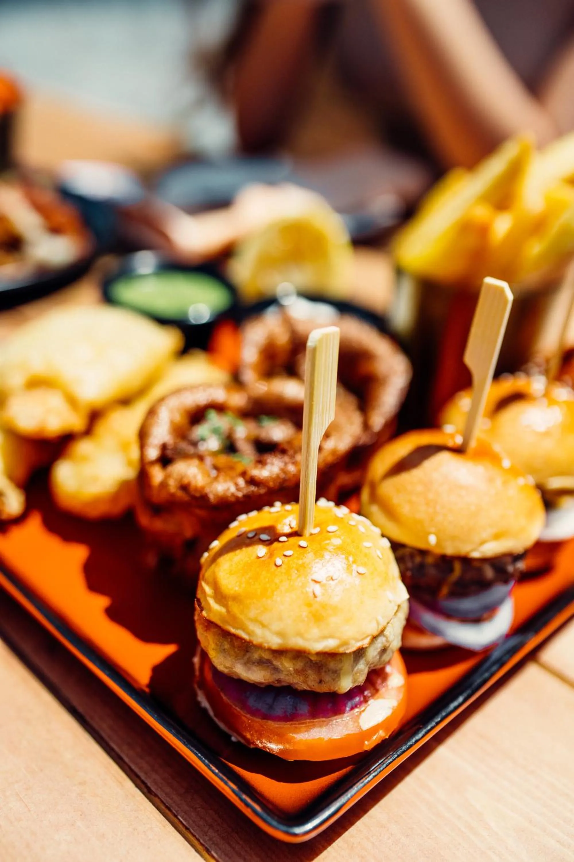 Food and drinks in Swissôtel Al Murooj Dubai