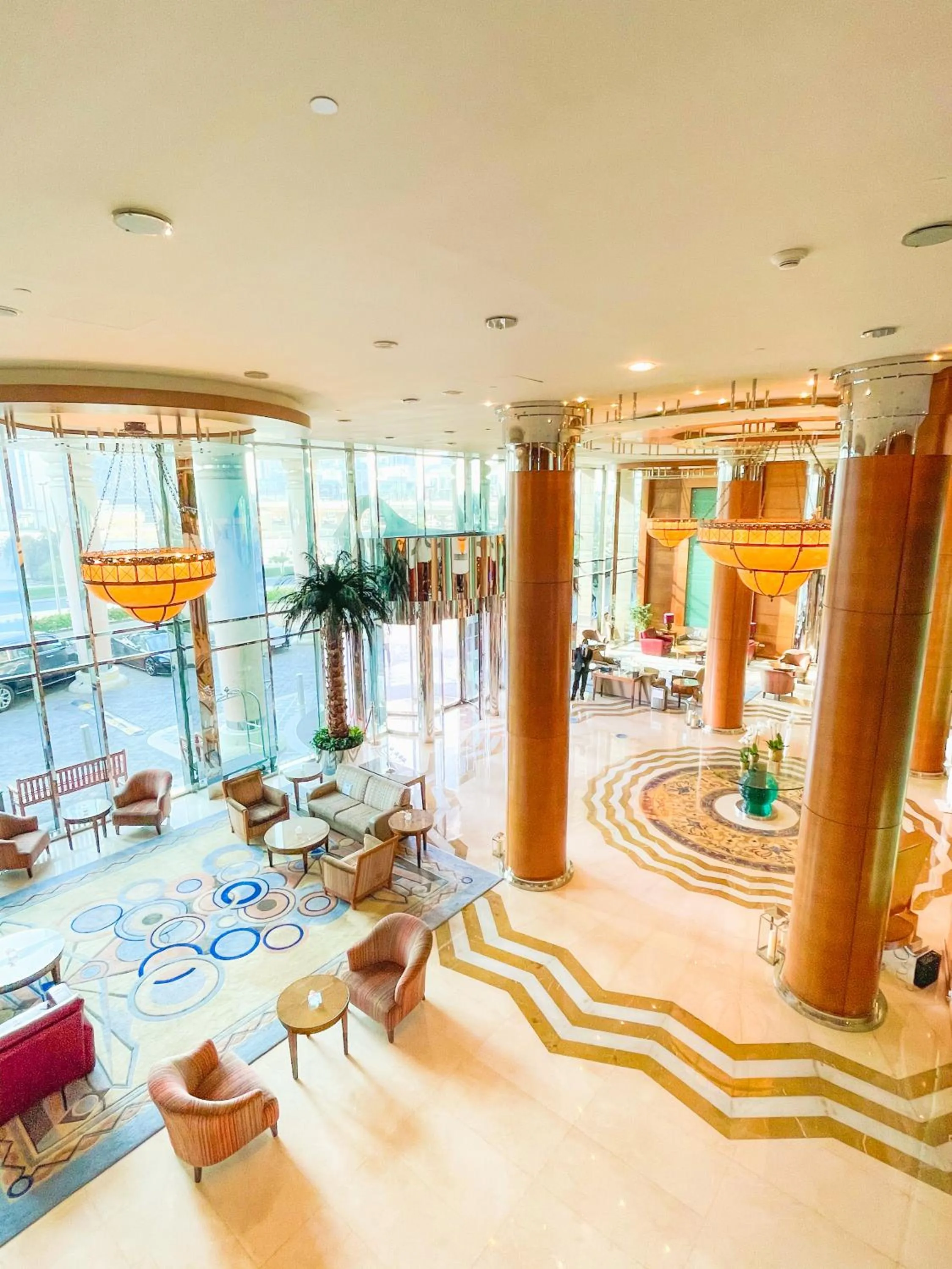 Seating area in Swissôtel Al Murooj Dubai