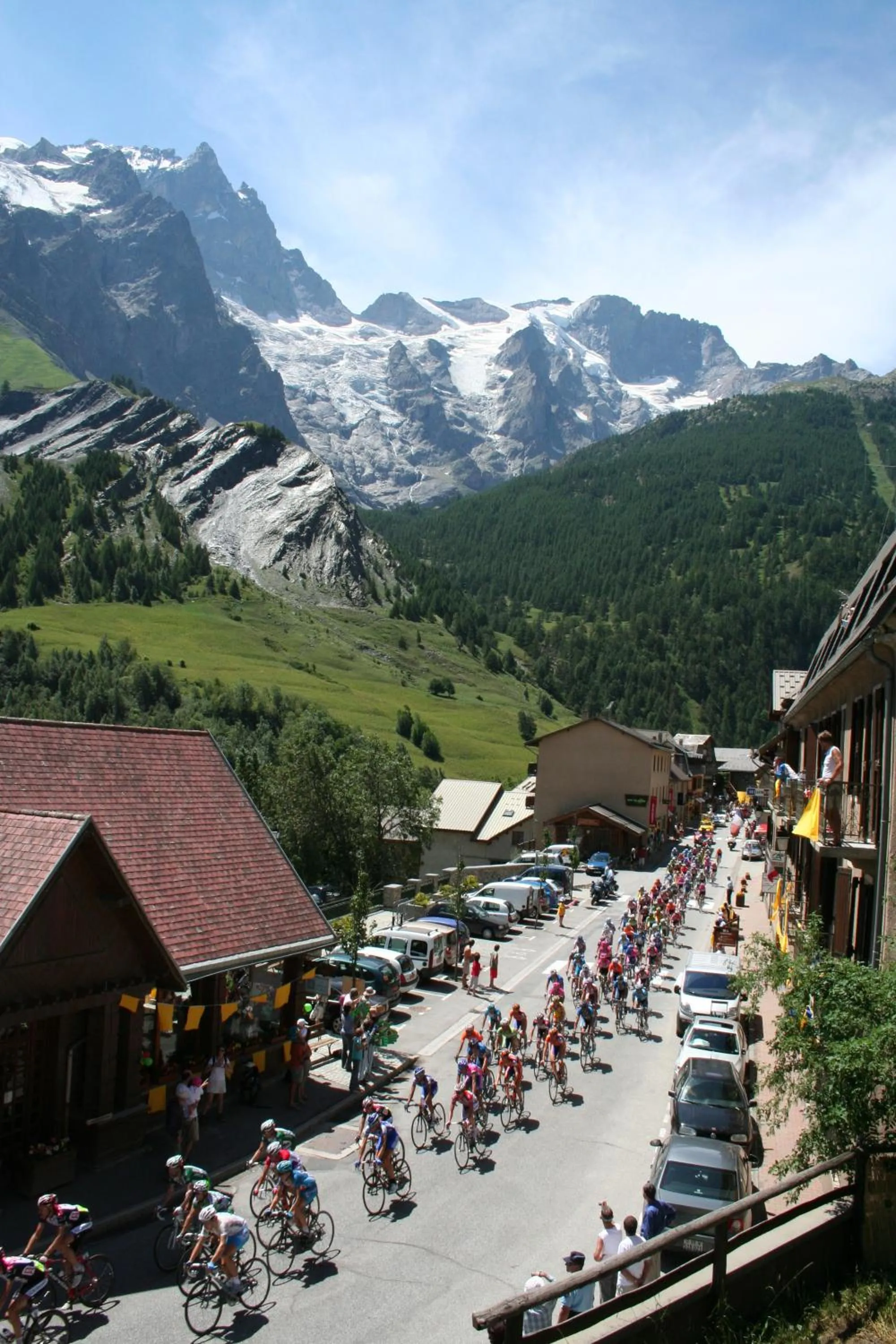 Cycling in Hotel Auberge Edelweiss