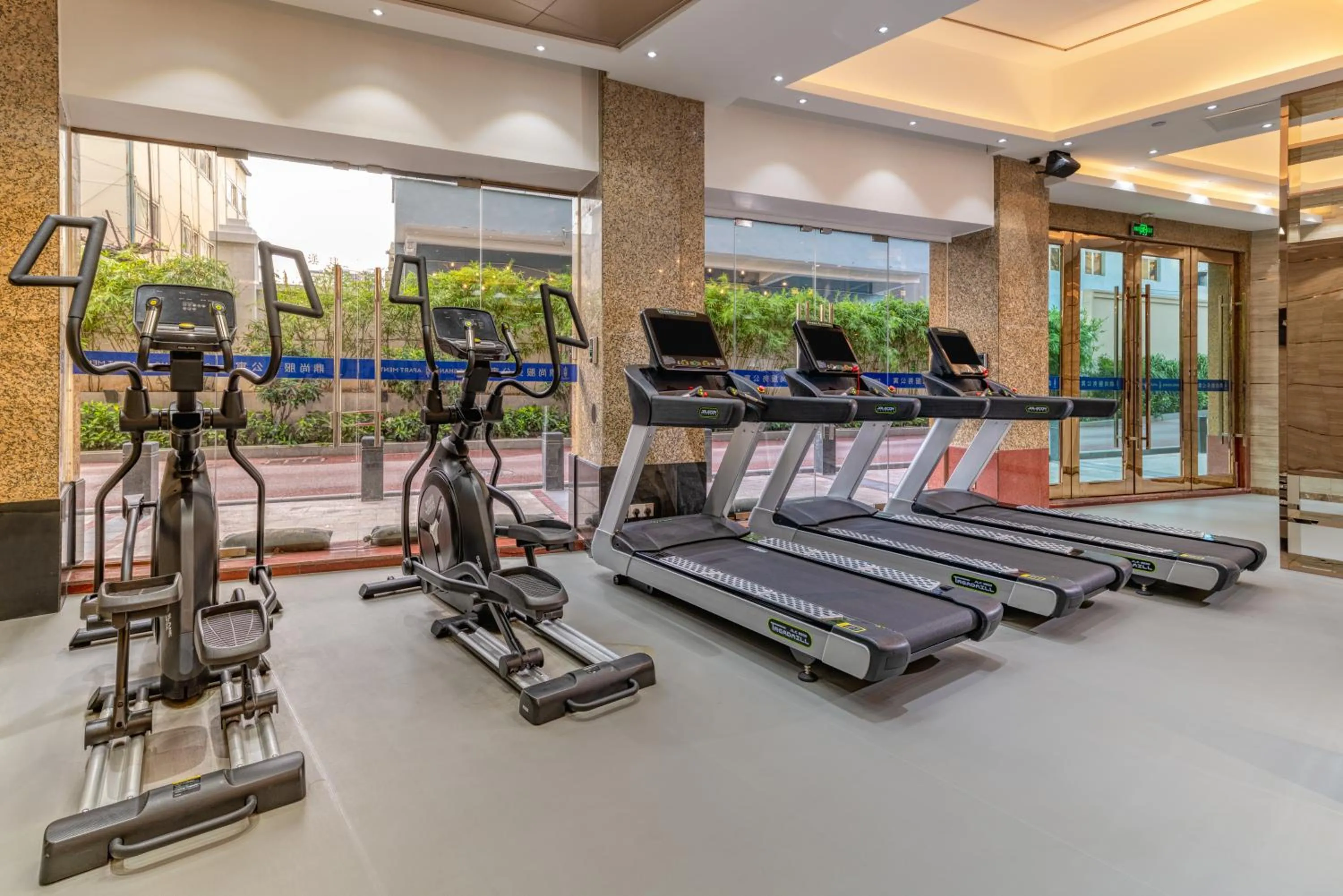 Fitness centre/facilities in Dingshang Apartment Hotel