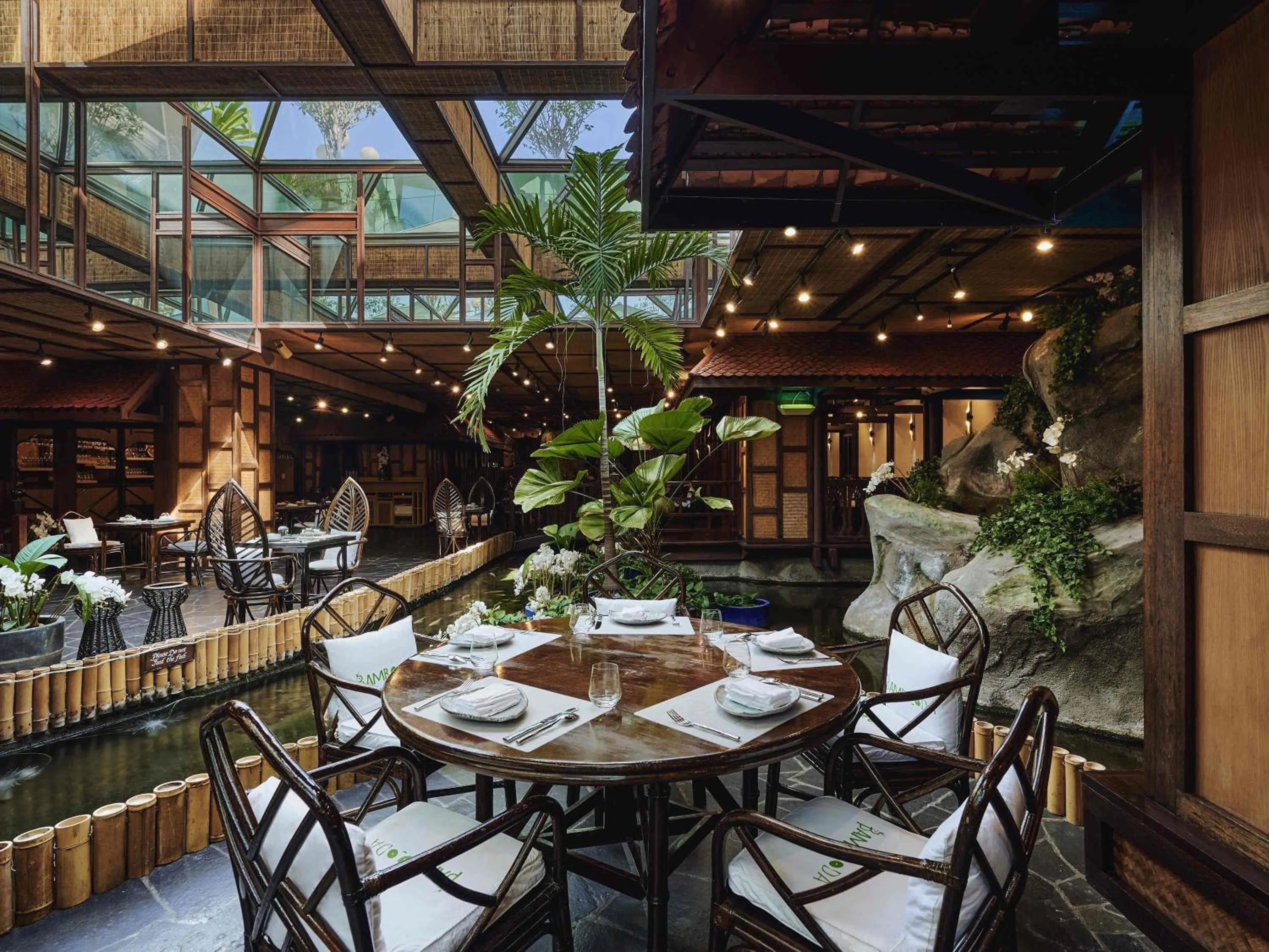 Restaurant/places to eat in Mövenpick Grand Al Bustan