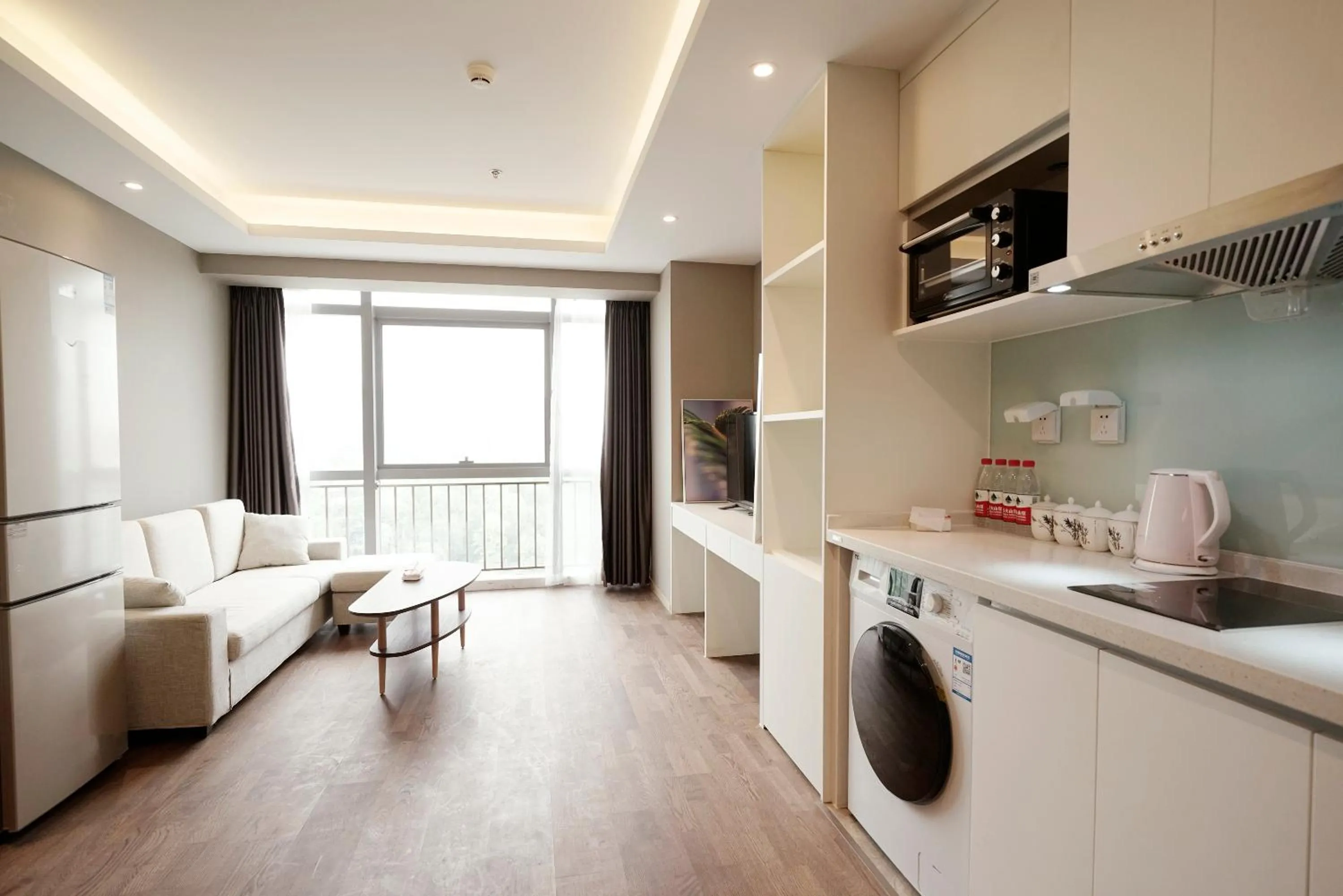 Estee ApartHotel - Feels like home & Free WiFi & Independent kitchen, Washing machine, Rridge