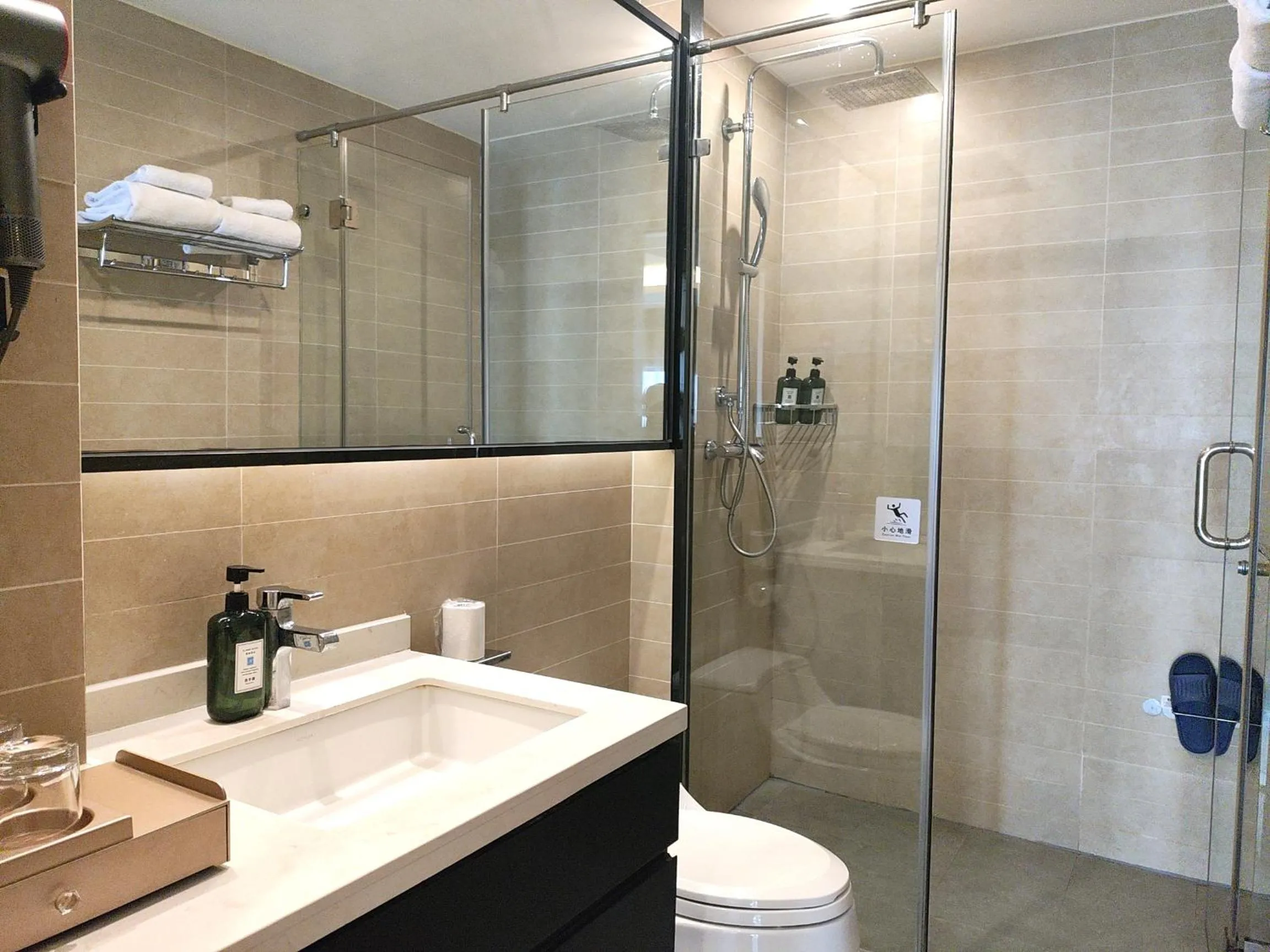 Estee ApartHotel - Feels like home & Free WiFi & Independent kitchen, Washing machine, Rridge