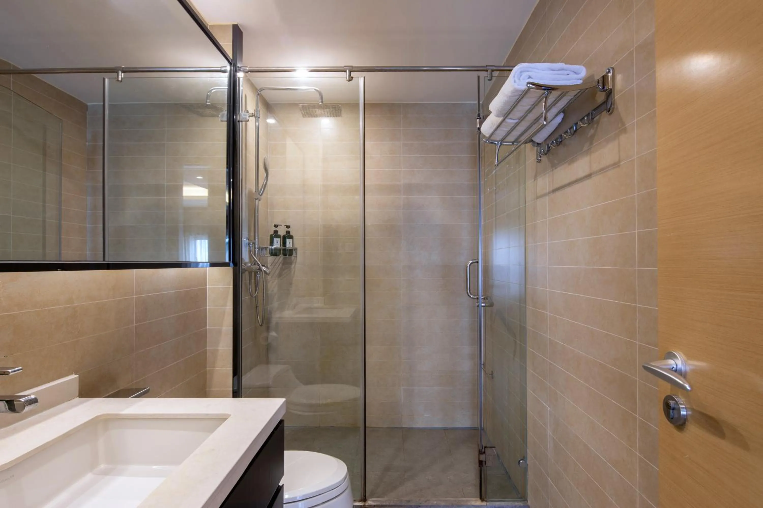 Estee ApartHotel - Feels like home & Free WiFi & Independent kitchen, Washing machine, Rridge