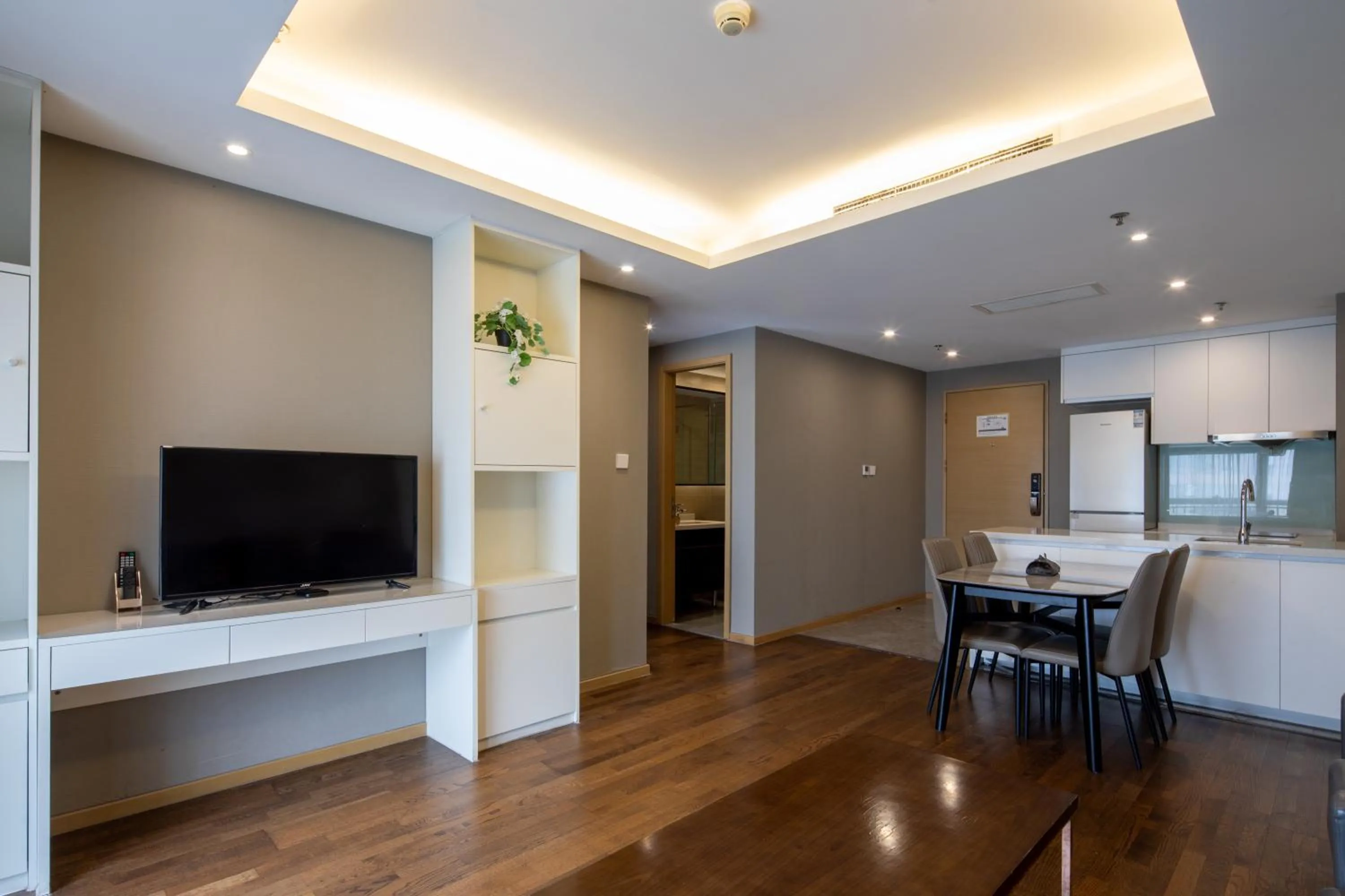 Estee ApartHotel - Feels like home & Free WiFi & Independent kitchen, Washing machine, Rridge