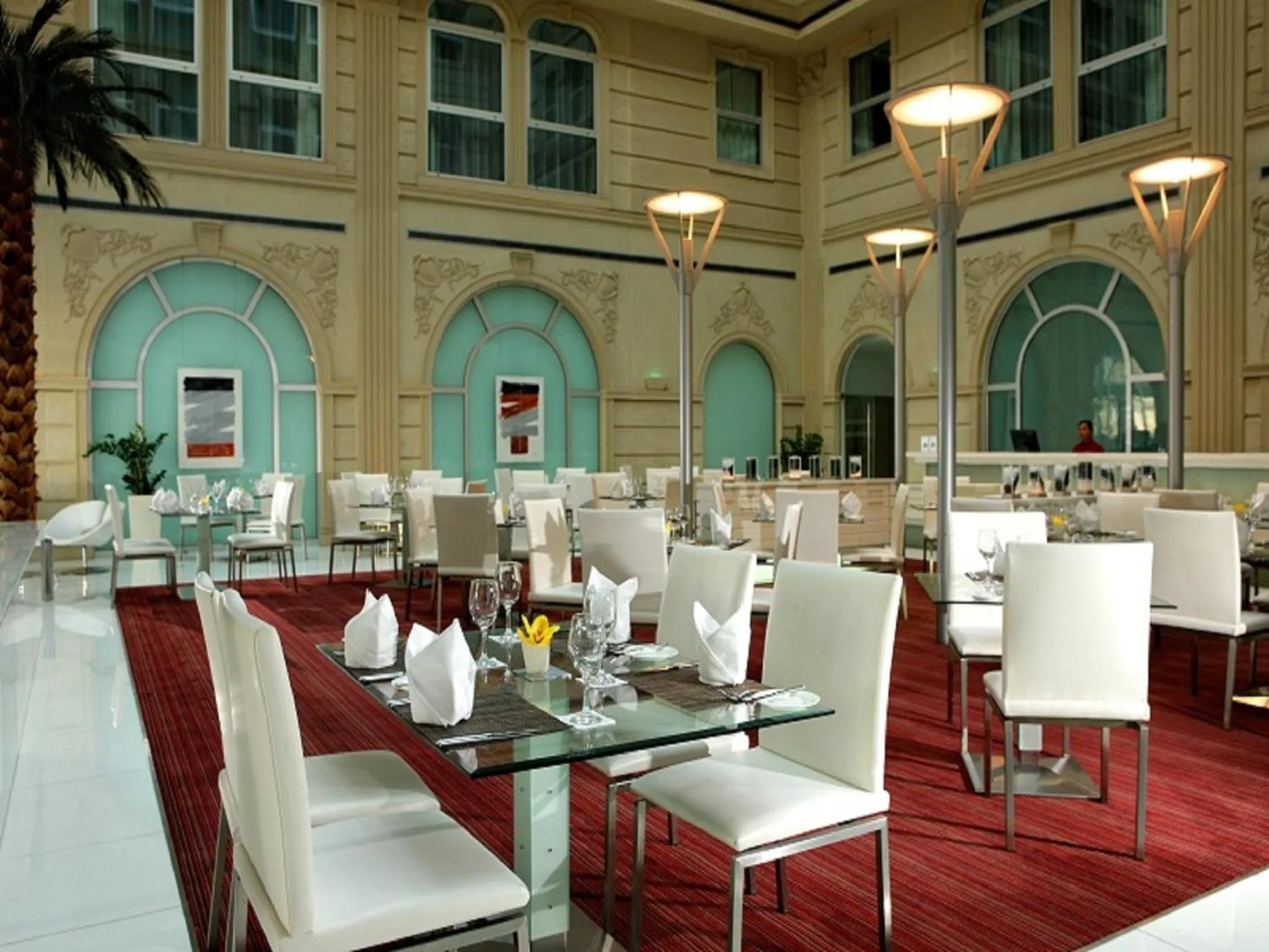 Restaurant/places to eat in Villa Rotana