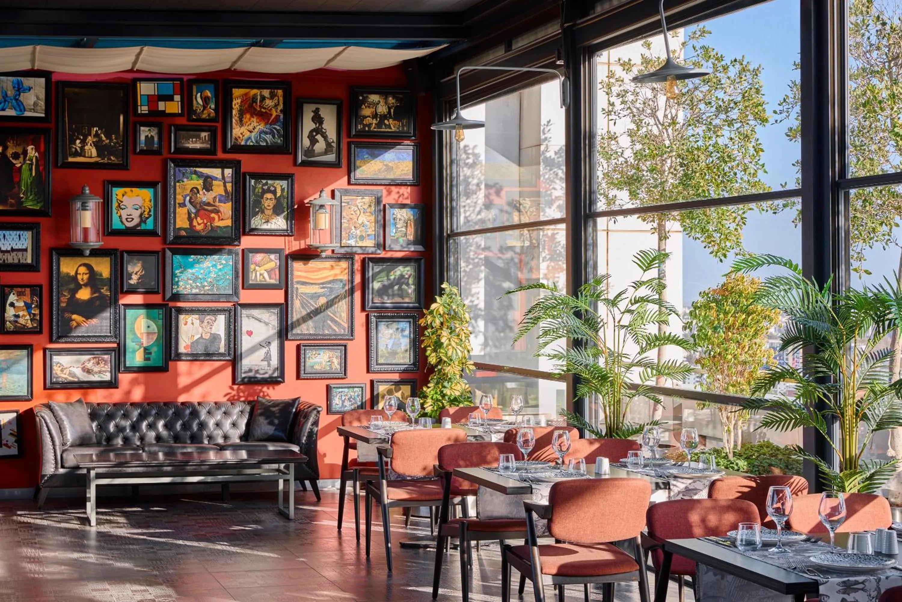 Restaurant/places to eat in Concorde Tower Hotel & Casino