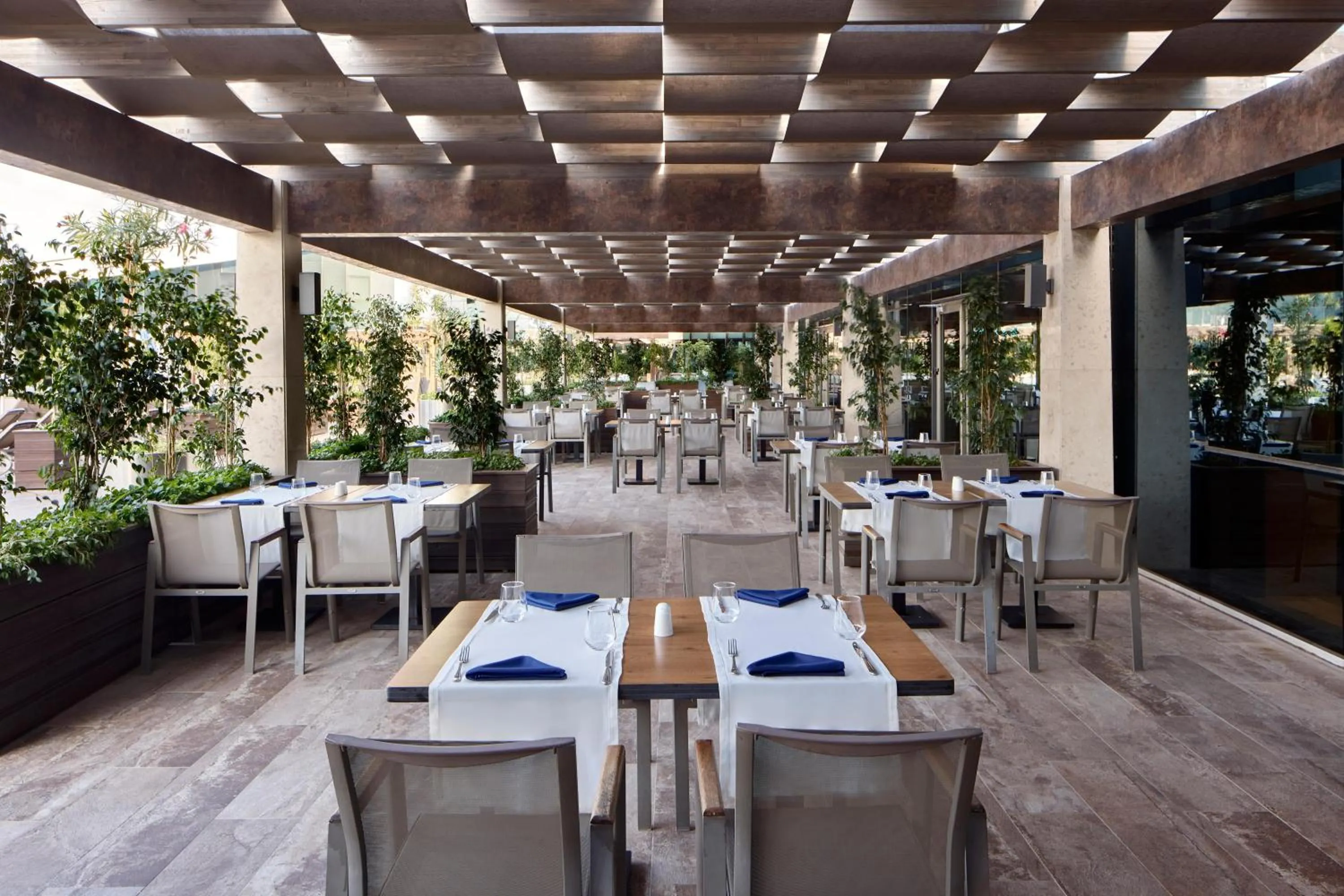 Restaurant/places to eat in Concorde Tower Hotel & Casino