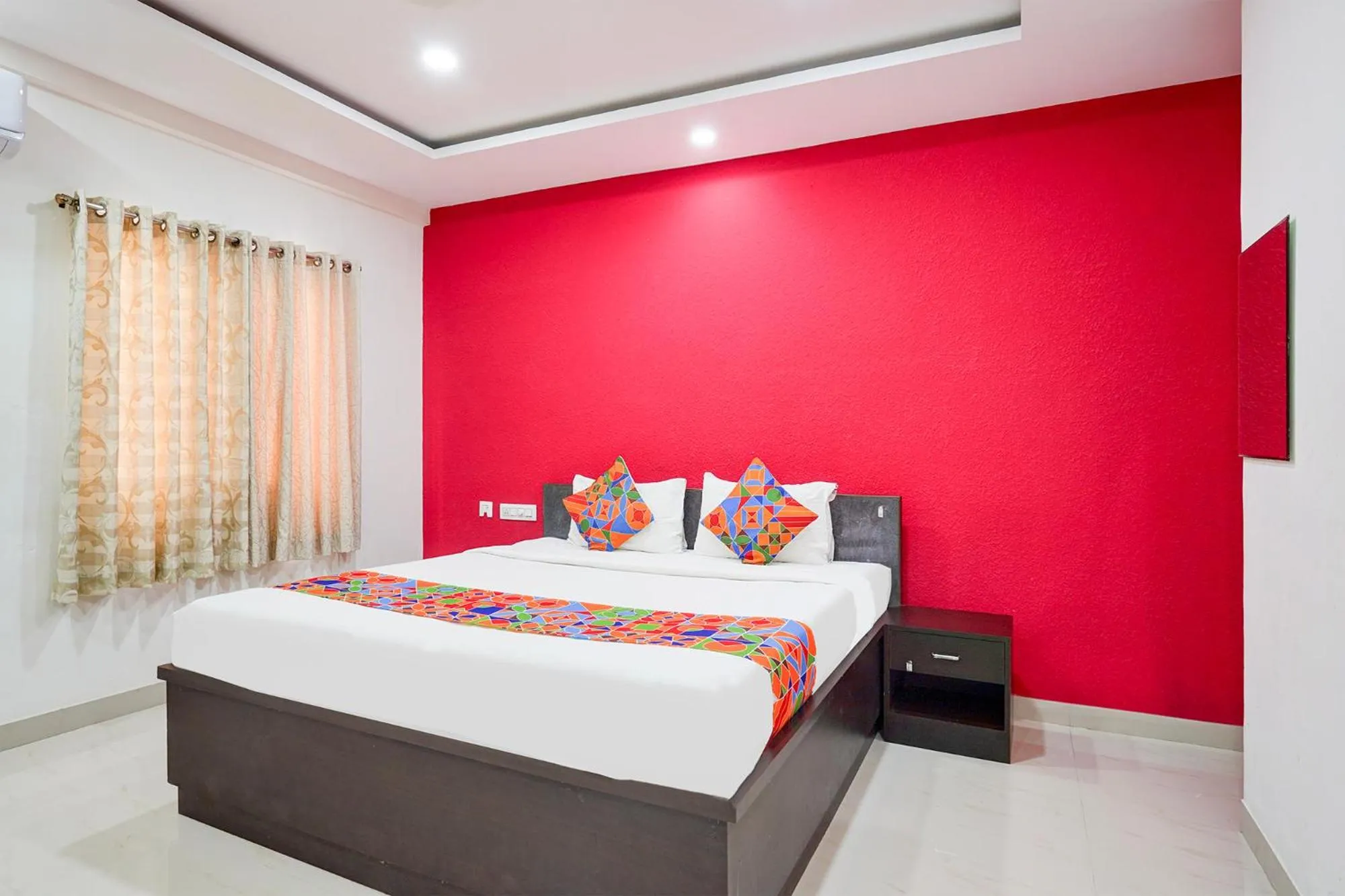Bed in FabHotel Atithi Residency - Nr Kaikondrahalli Lake