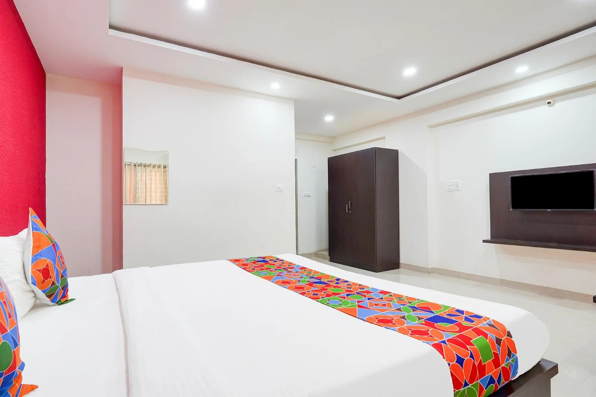 Bed in FabHotel Atithi Residency - Nr Kaikondrahalli Lake