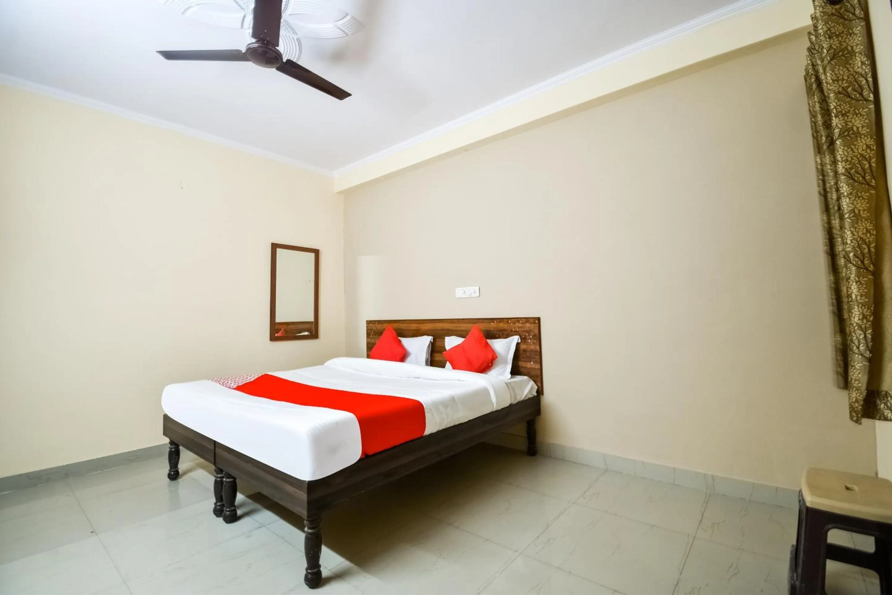 Bedroom, Bed in Hotel O Krishna